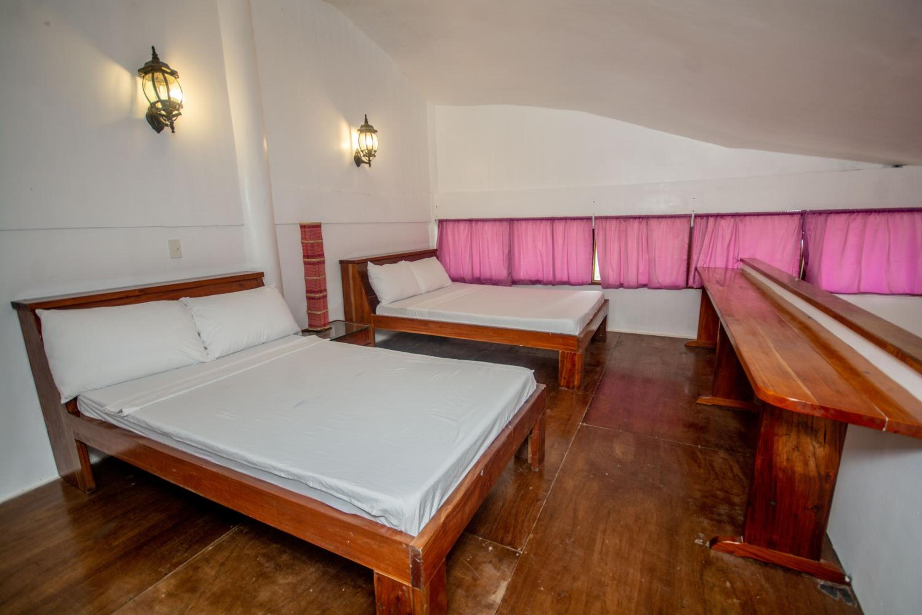 Deluxe Family Room - Photo 4
