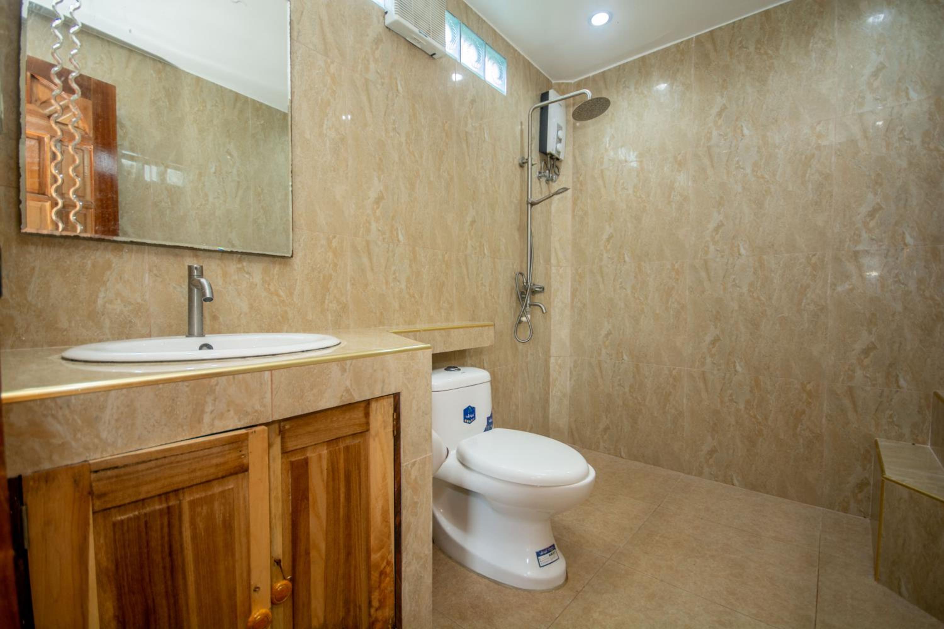 Deluxe Family Room - Photo 3