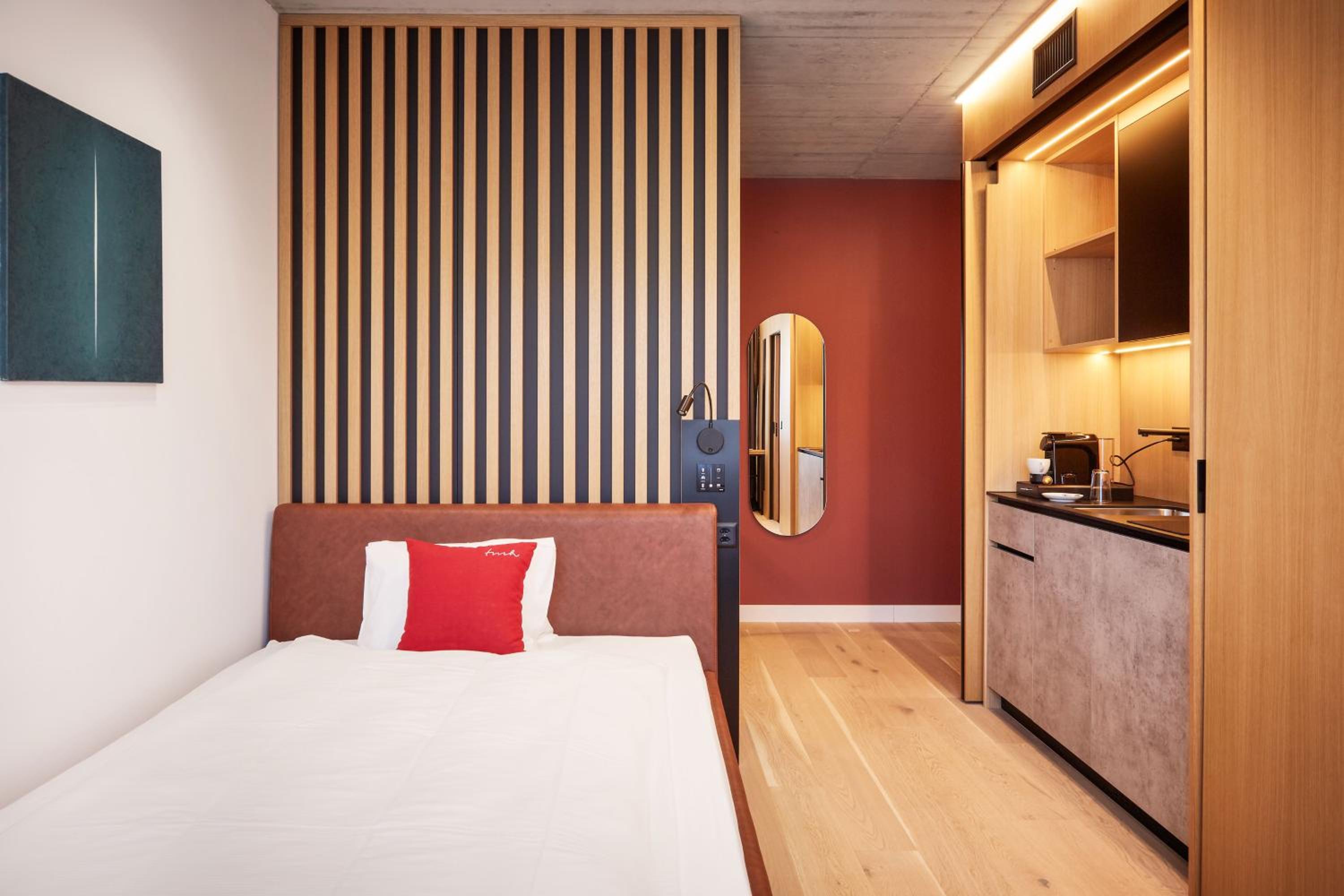 Standard Queen Room - Photo 1