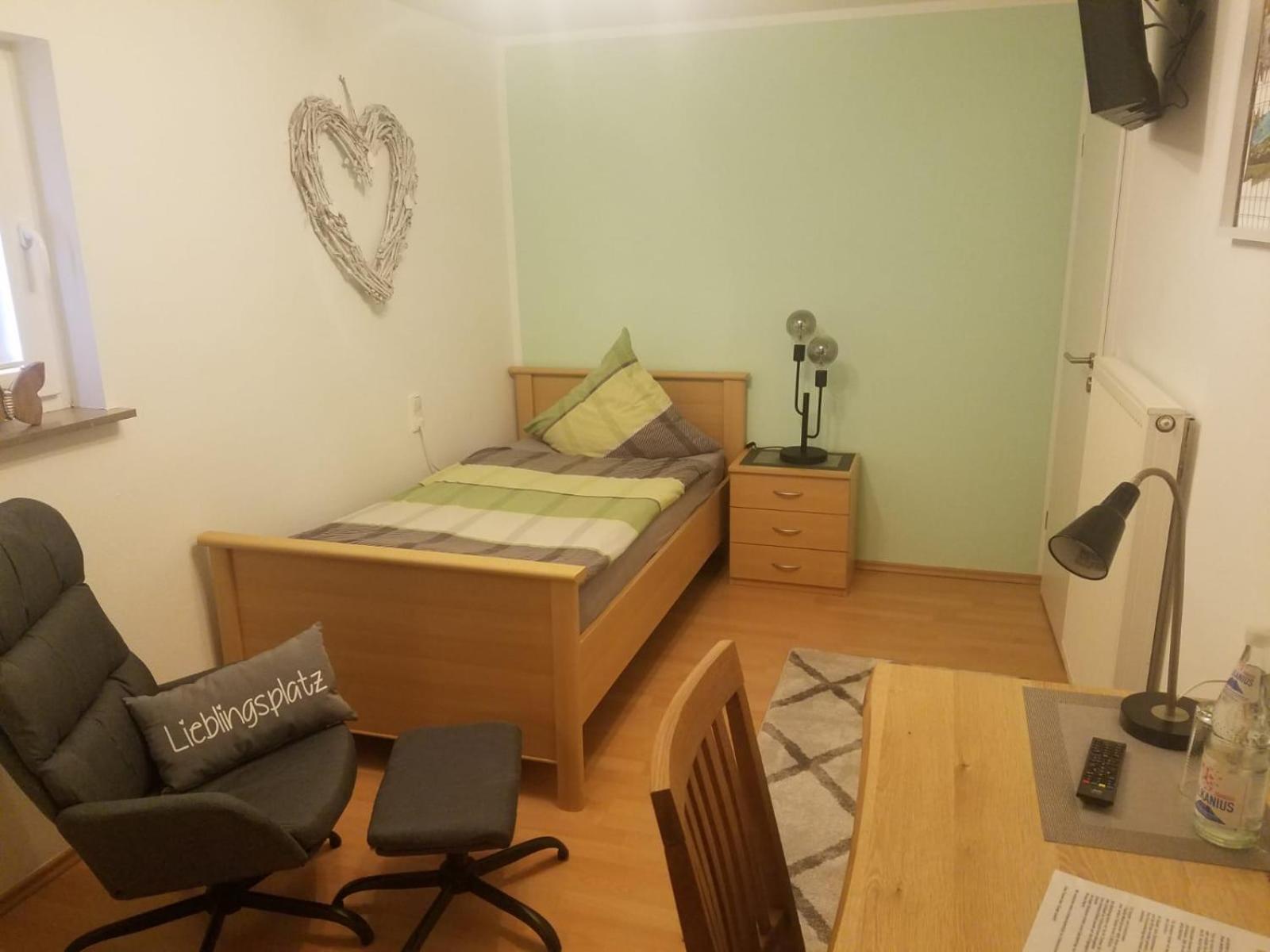 Single Room with Bathroom photo 3