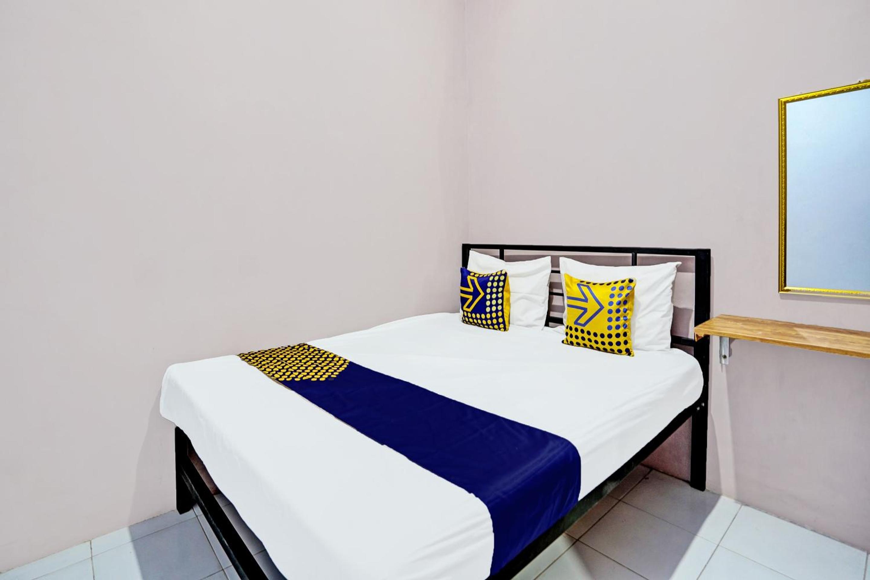 Budget Double Room - Photo 1