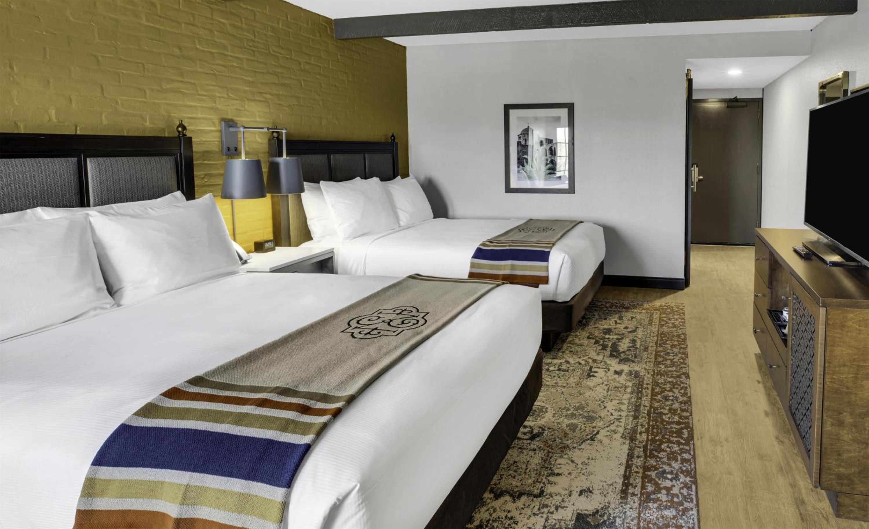 Queen Room with Two Queen Beds - Hearing Accessible