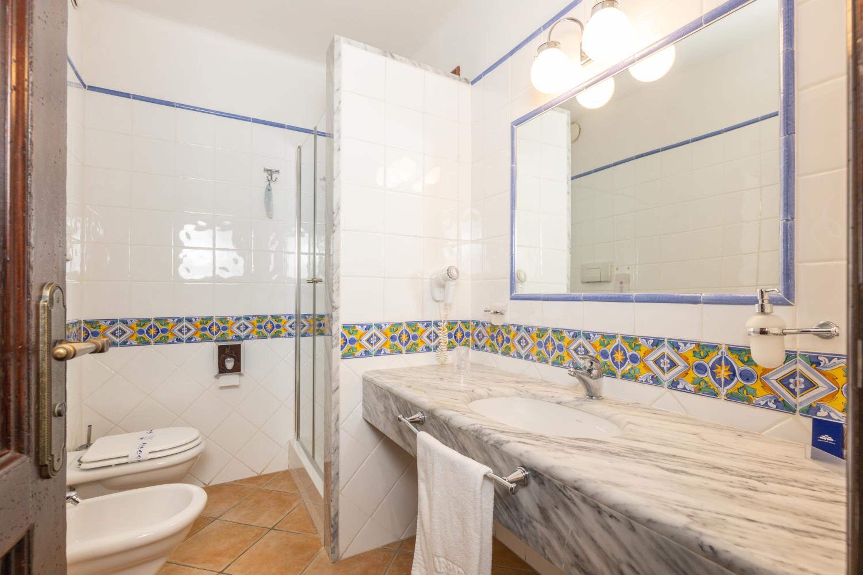 Double Room - Photo 2