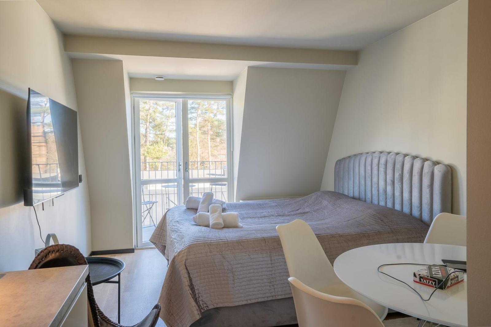 Studio with Balcony - Photo 1