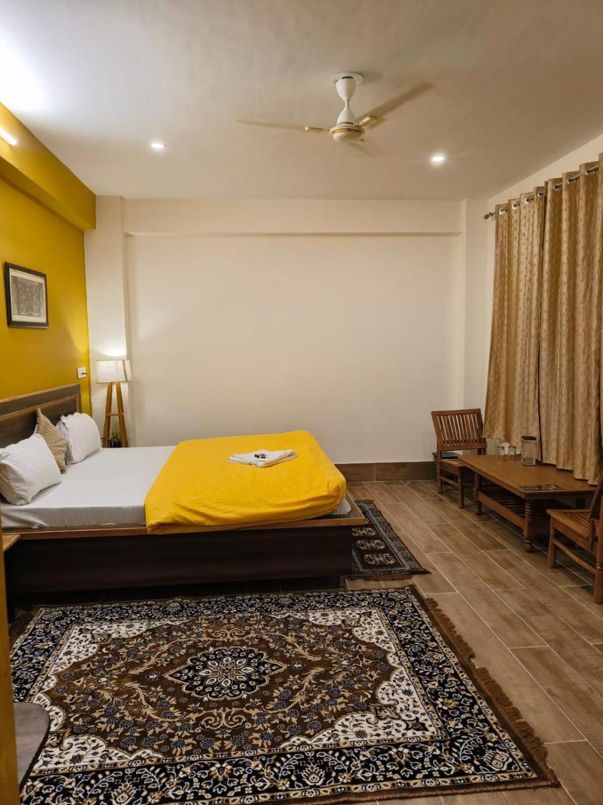 King Room with Mountain View