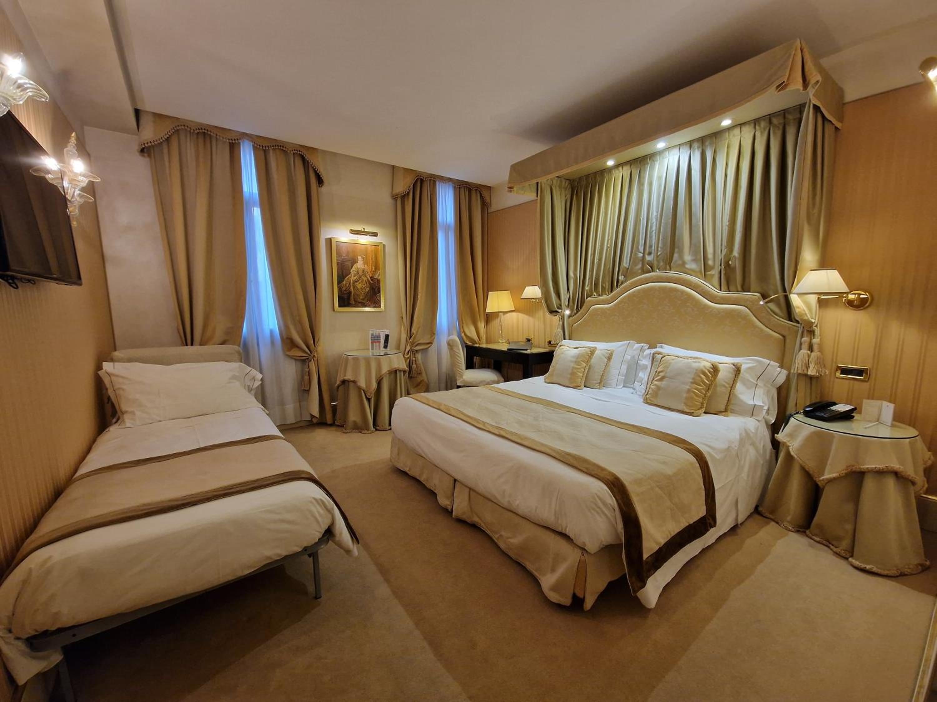 Deluxe Triple Room