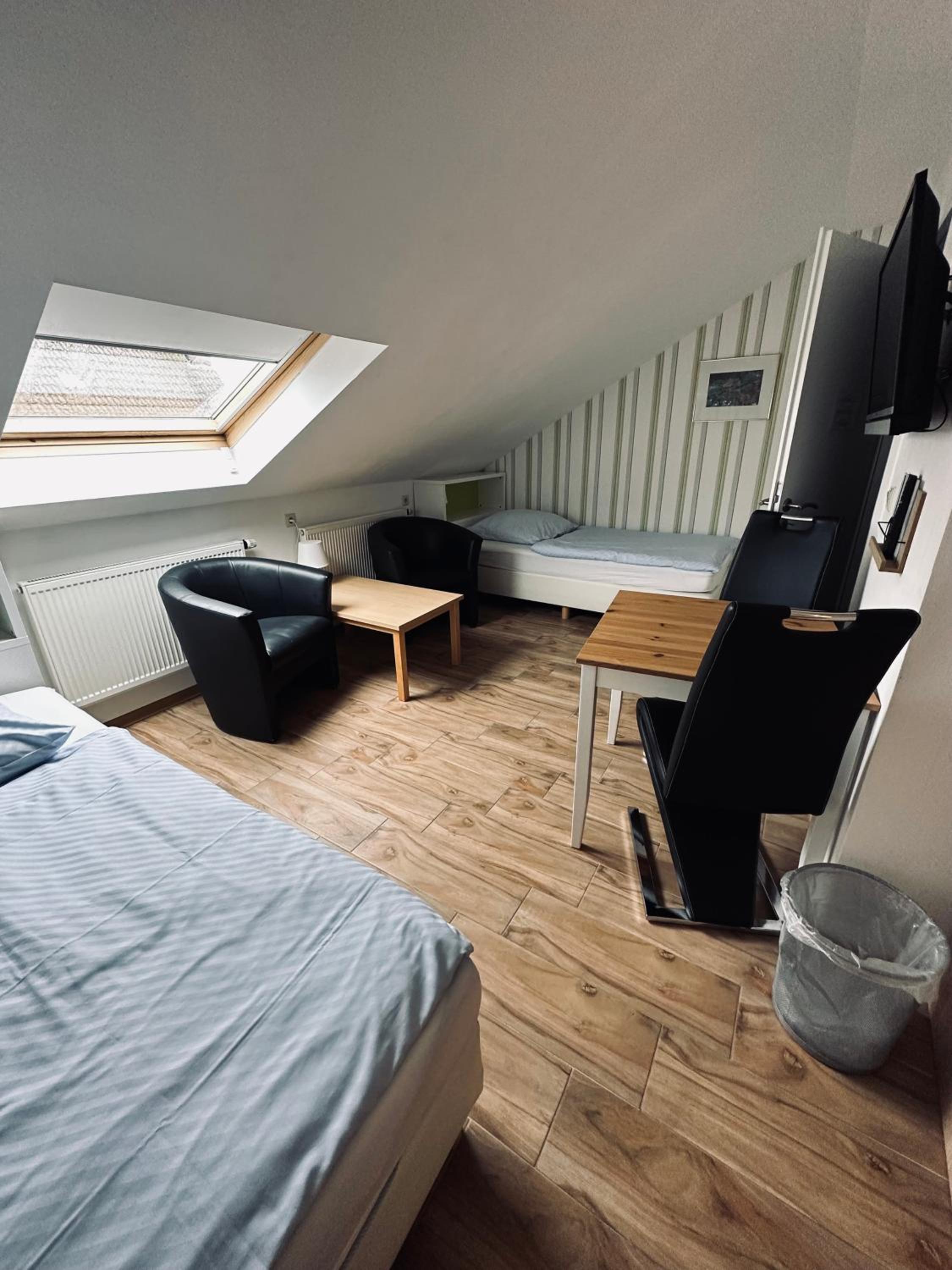 Standard Twin Room photo 3