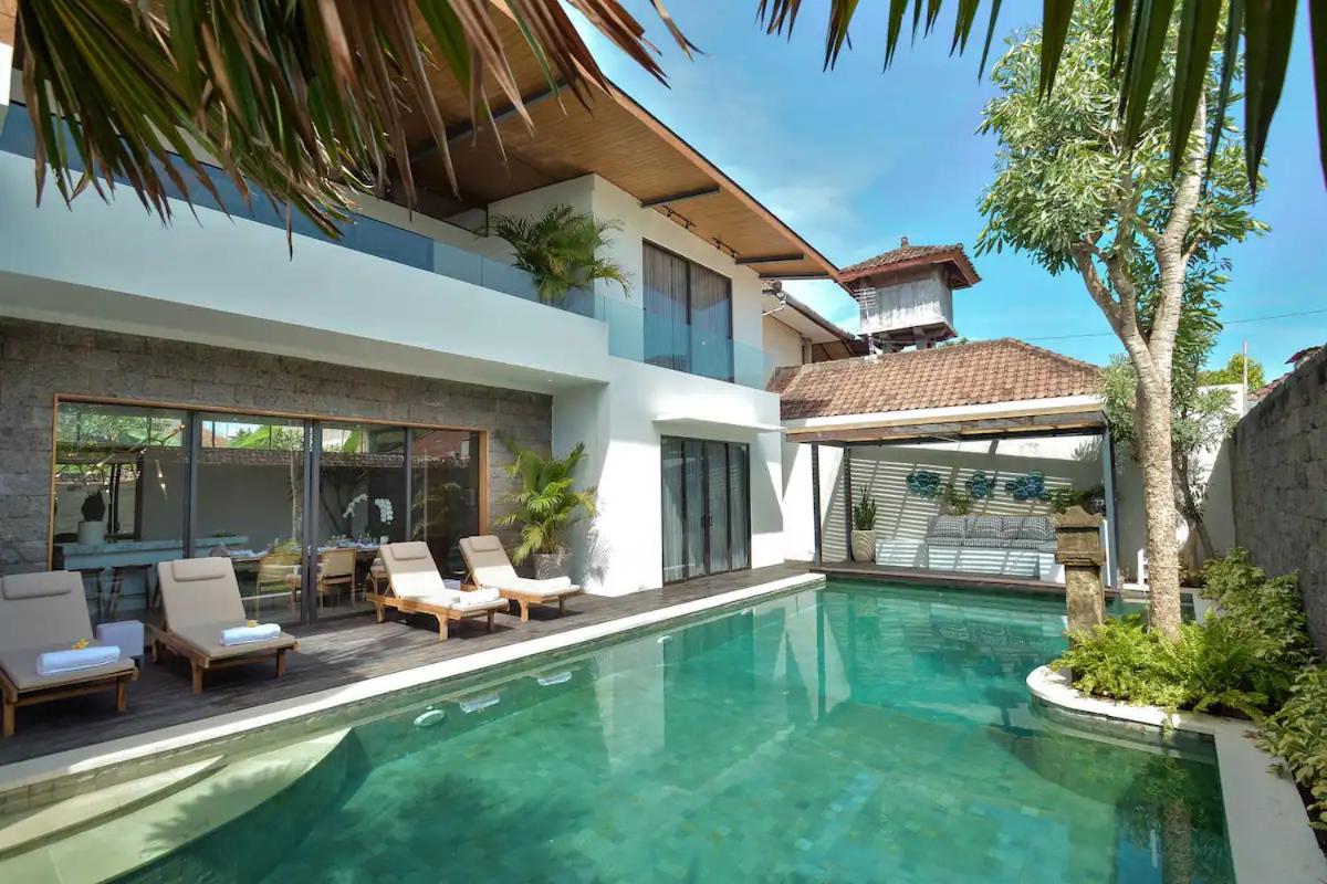 Three-Bedroom Villa - Photo 4