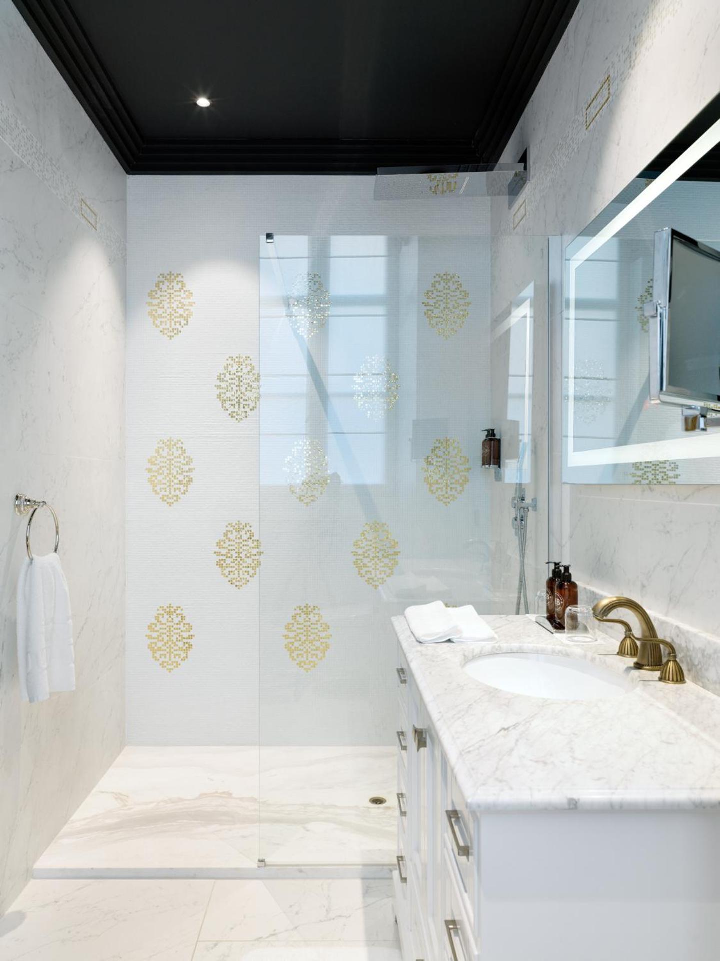 Junior Suite - Photo 13