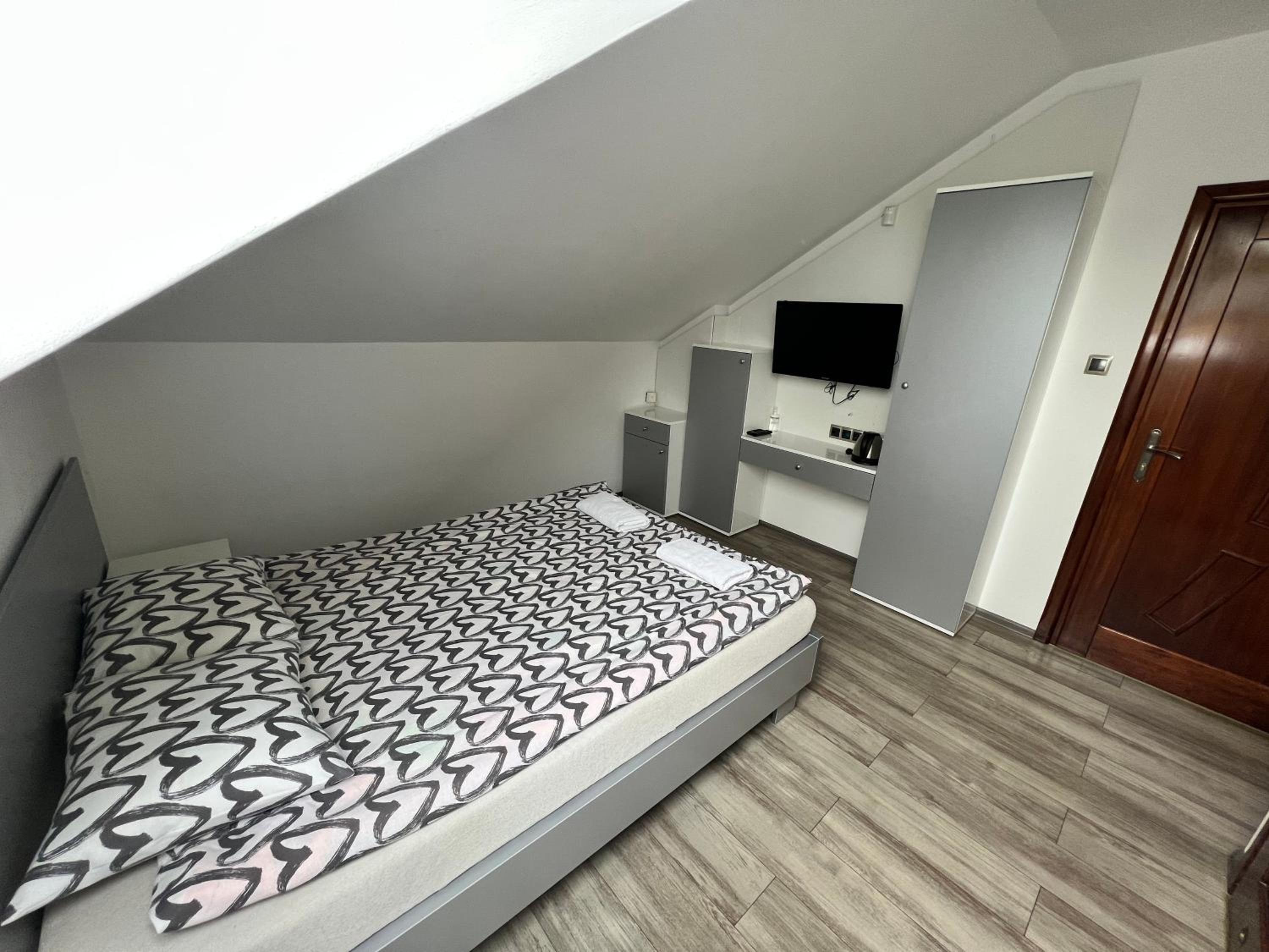 Deluxe Double Room - Photo 1