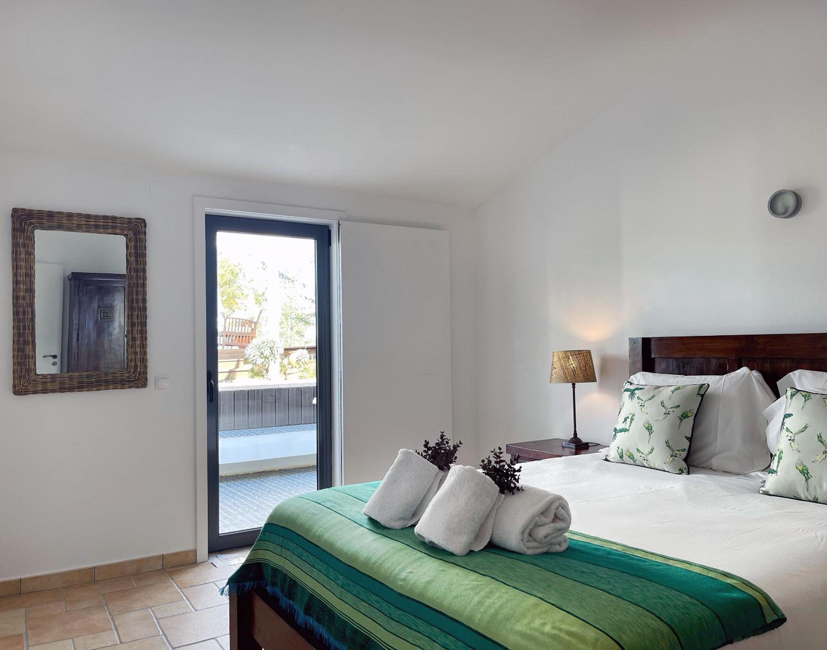 Large One-Bedroom Apartment photo 3