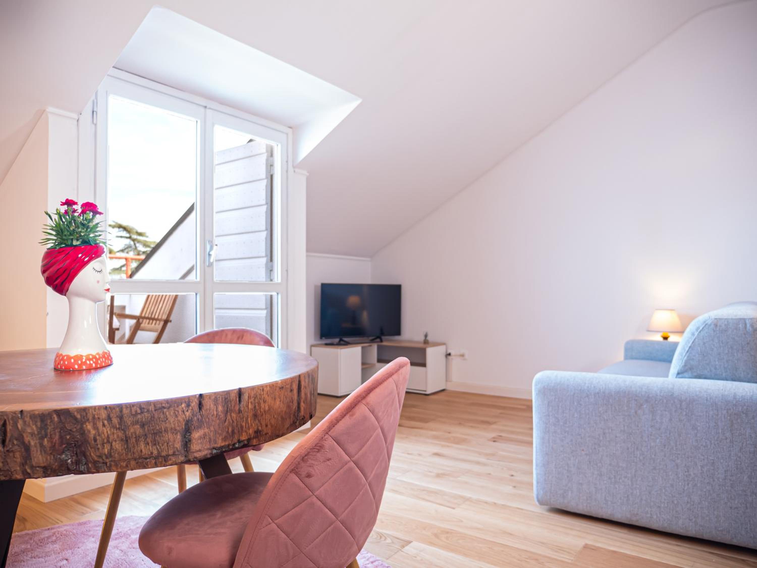 One-Bedroom Apartment