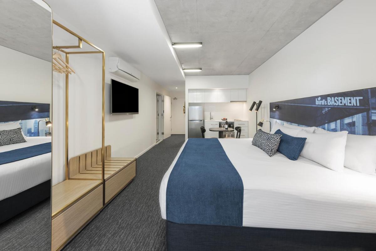 Classic Accessible Twin Suite with Balcony