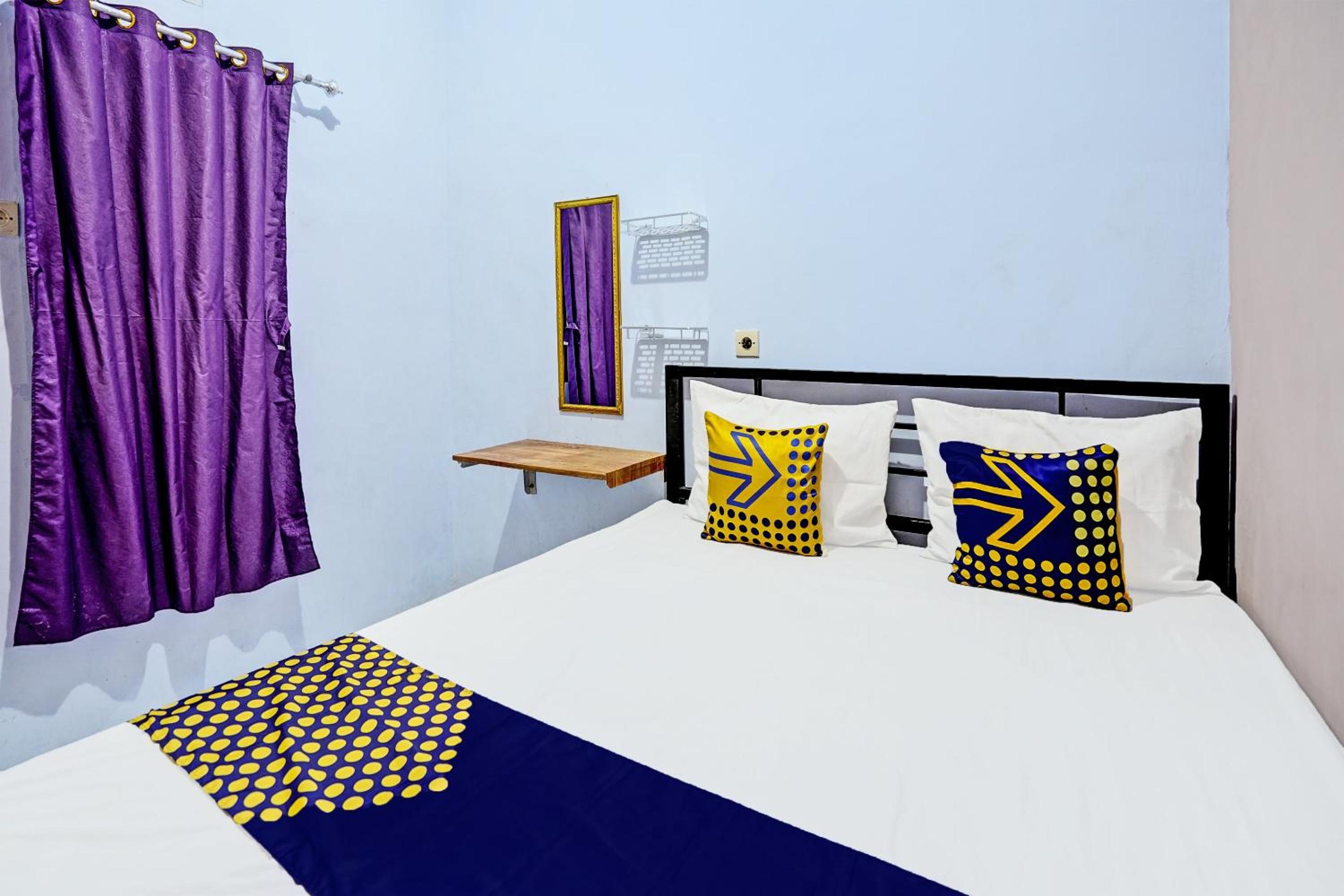 Budget Double Room - Photo 8