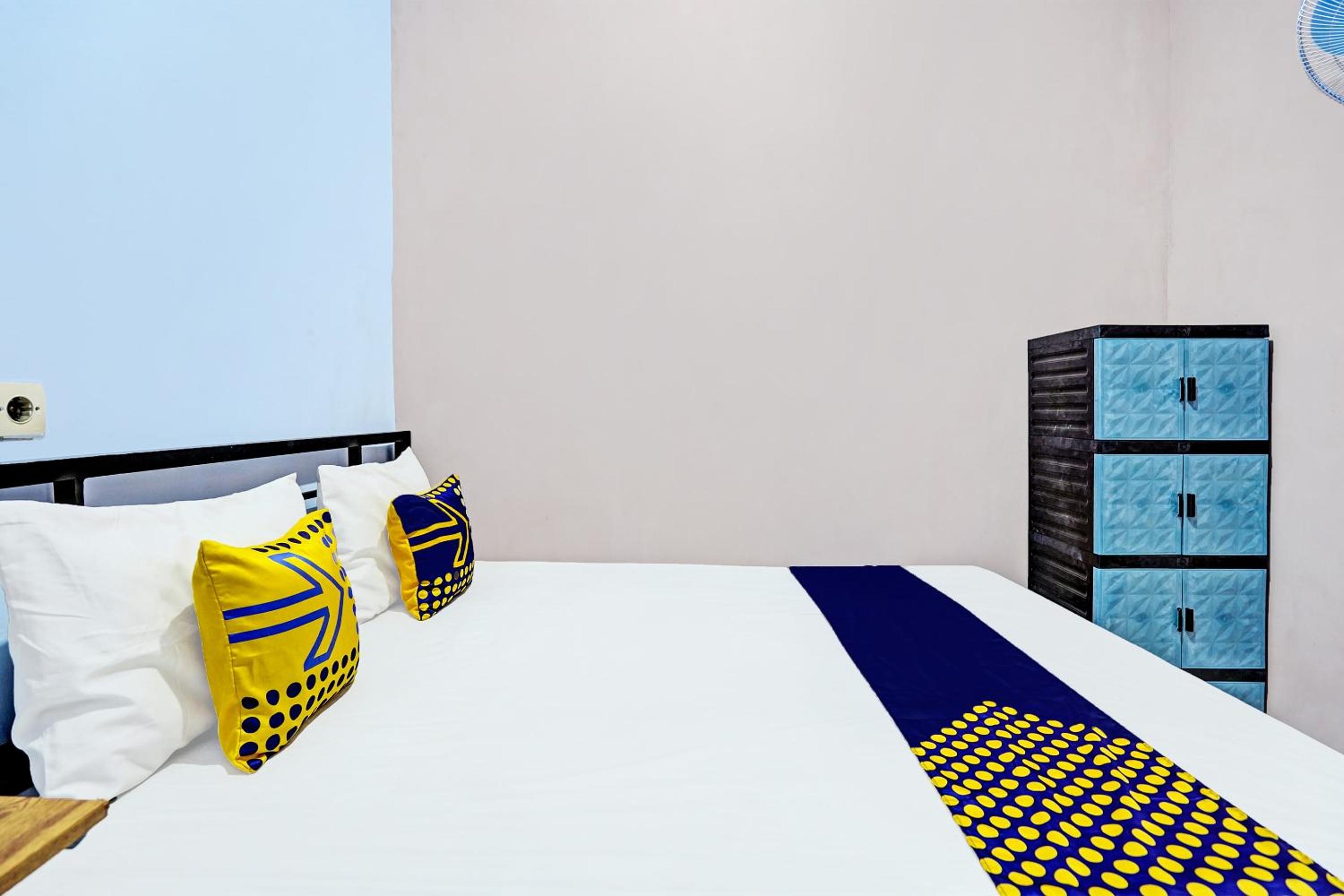 Budget Double Room - Photo 6