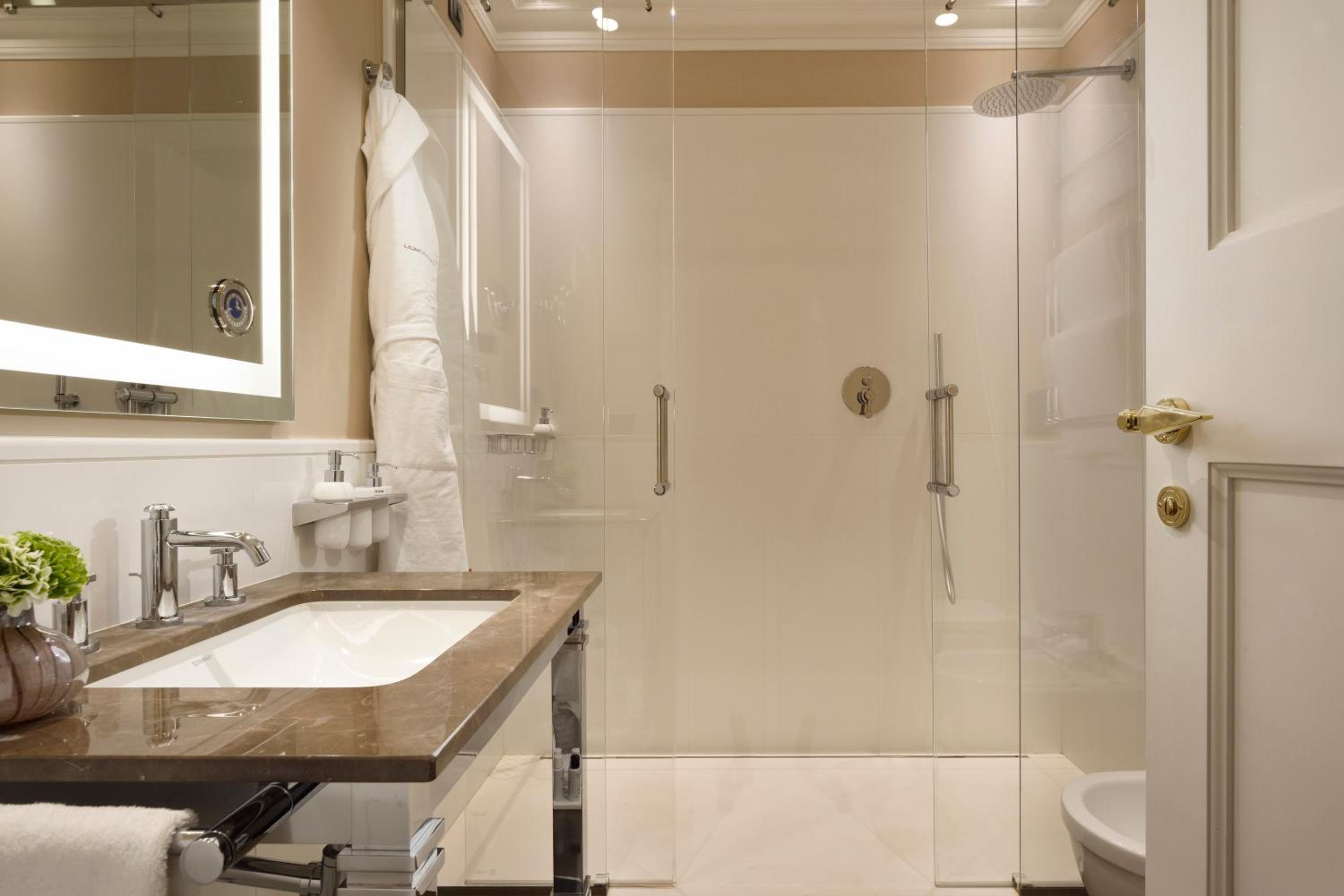 Superior Triple Room photo 3