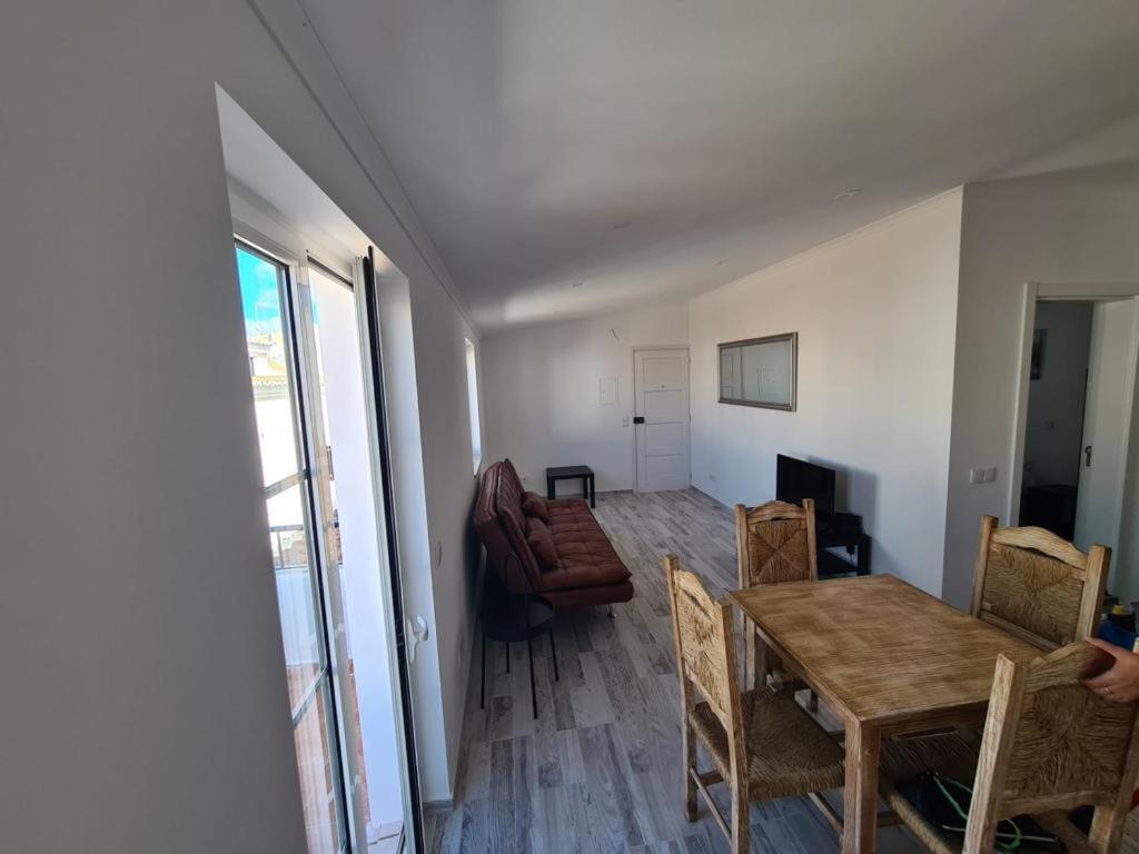 One-Bedroom Apartment - Photo 1
