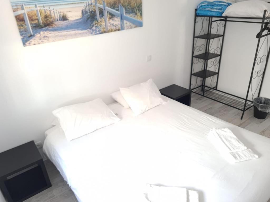 One-Bedroom Apartment - Photo 6