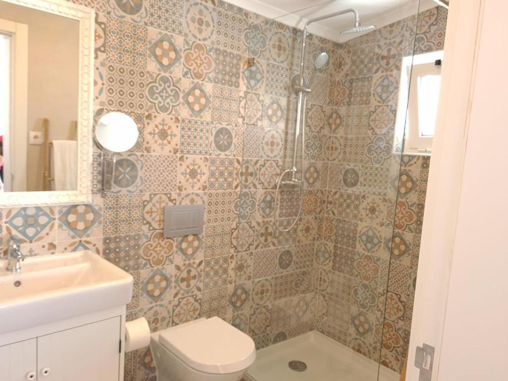 One-Bedroom Apartment - Photo 12