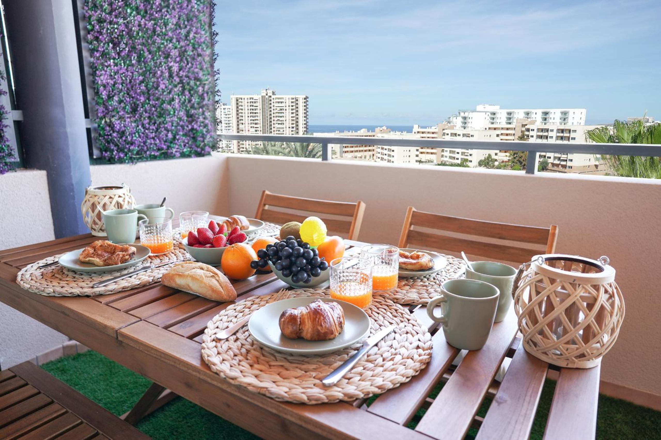 Apartment with Terrace photo 2