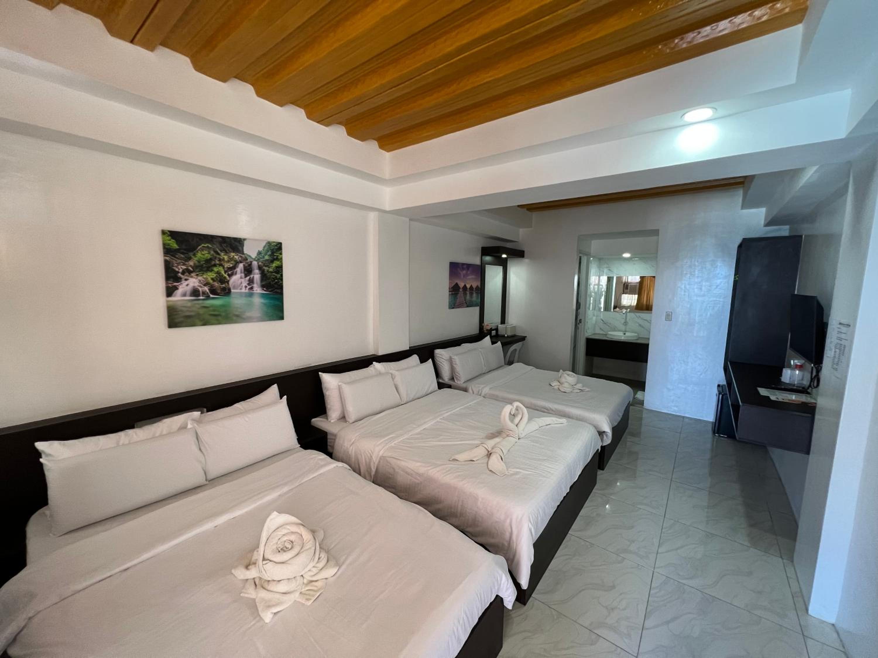 Deluxe Family Suite