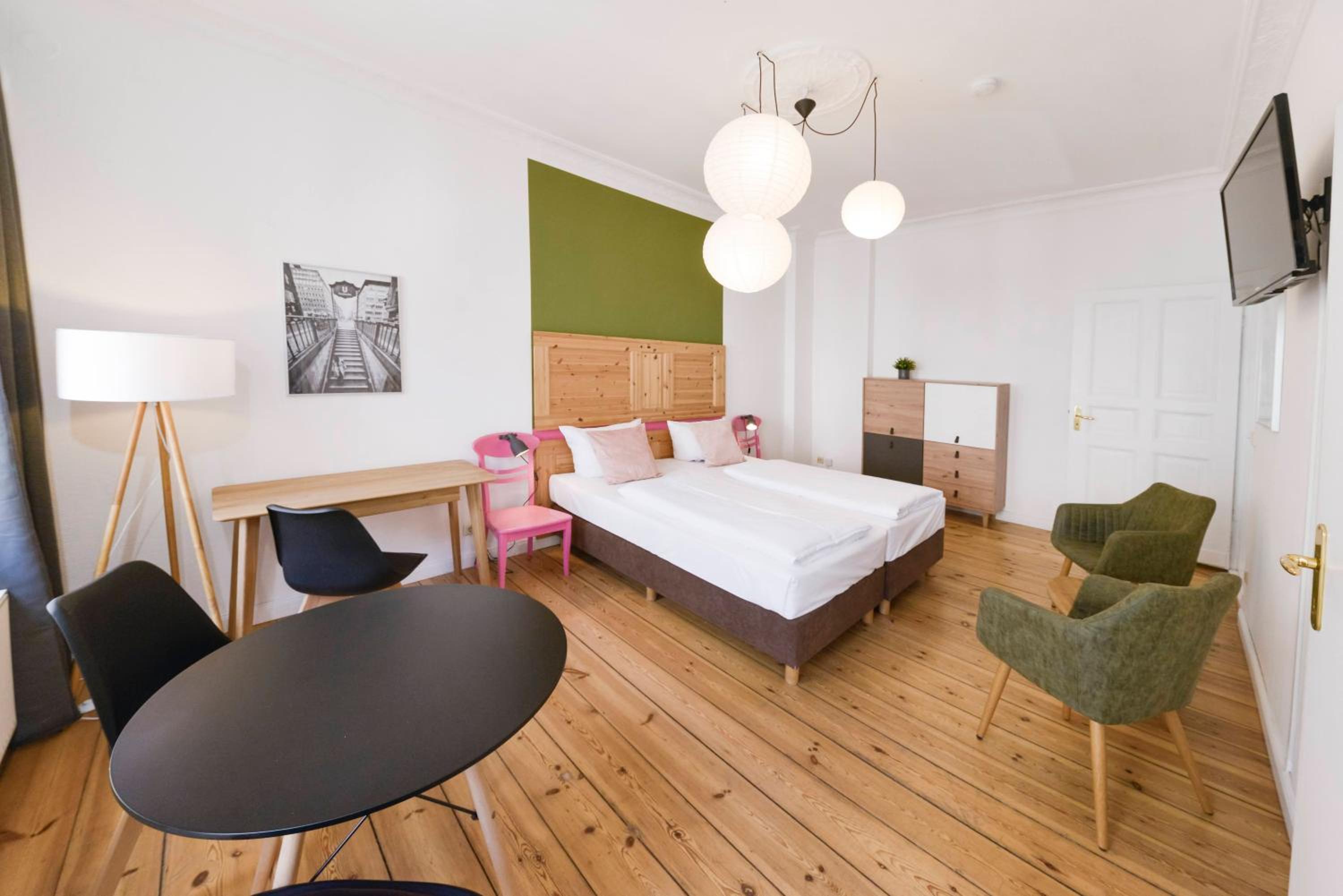 Studio Apartment, Schönhauser Allee 5, Berlin - Mitte photo 2