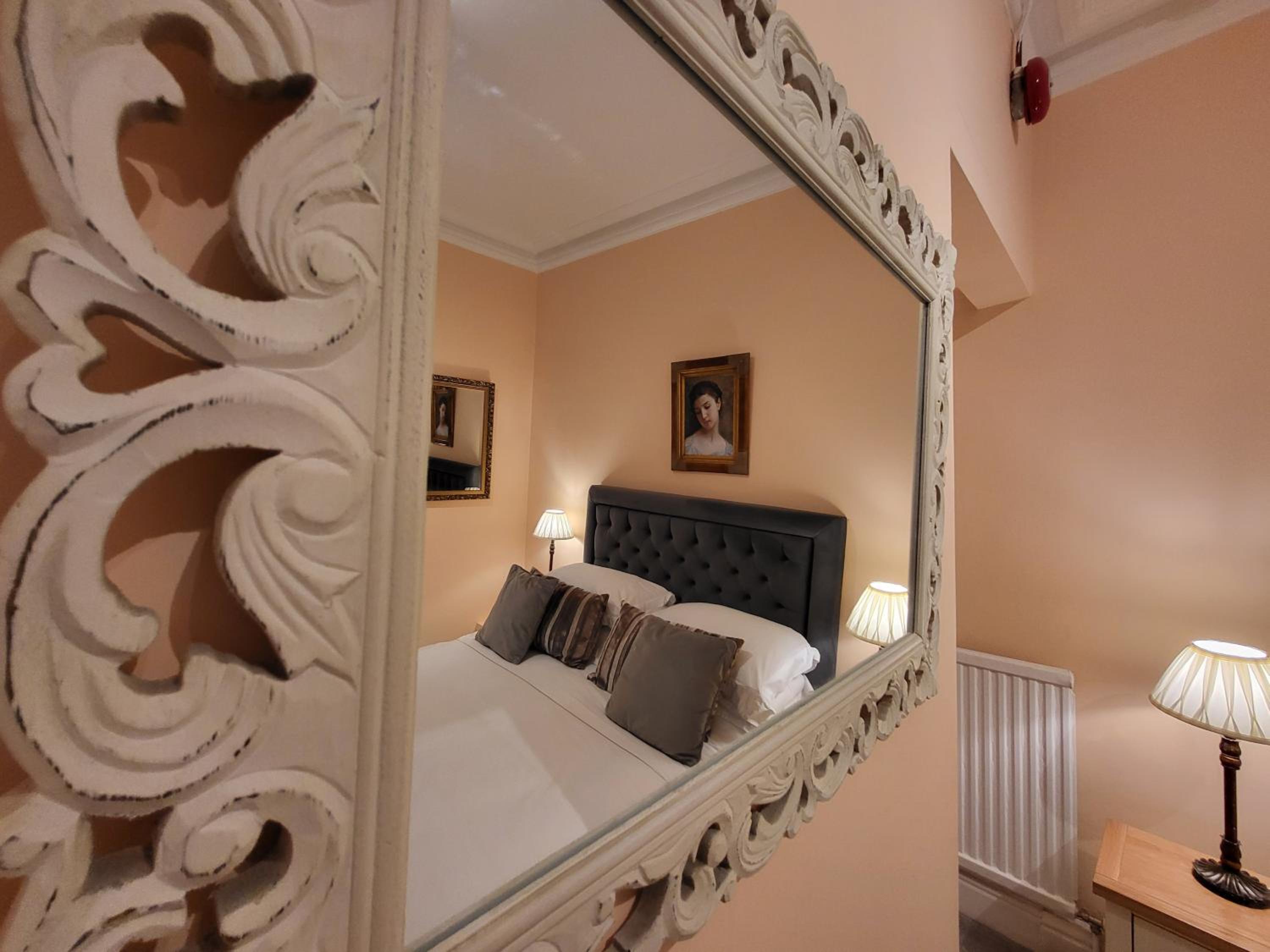Double Room with Private Bathroom photo 3
