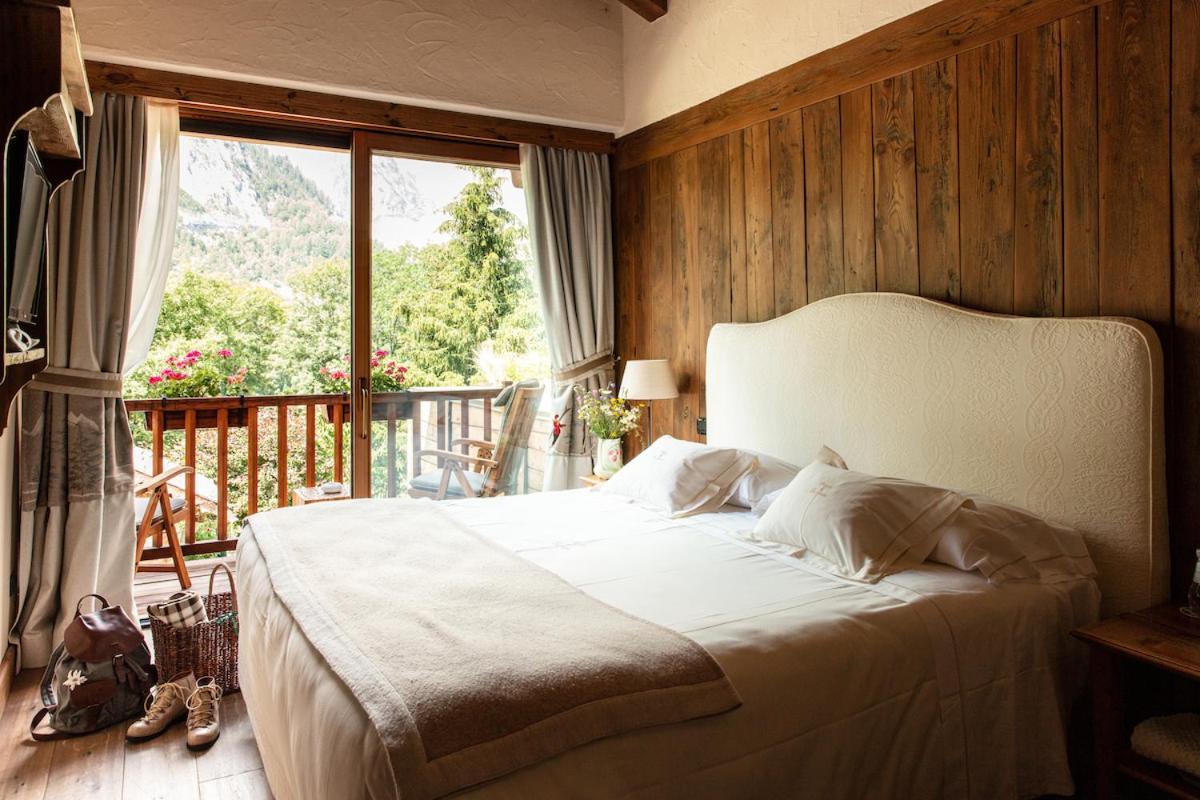 Deluxe Double or Twin Room with Spa Bath