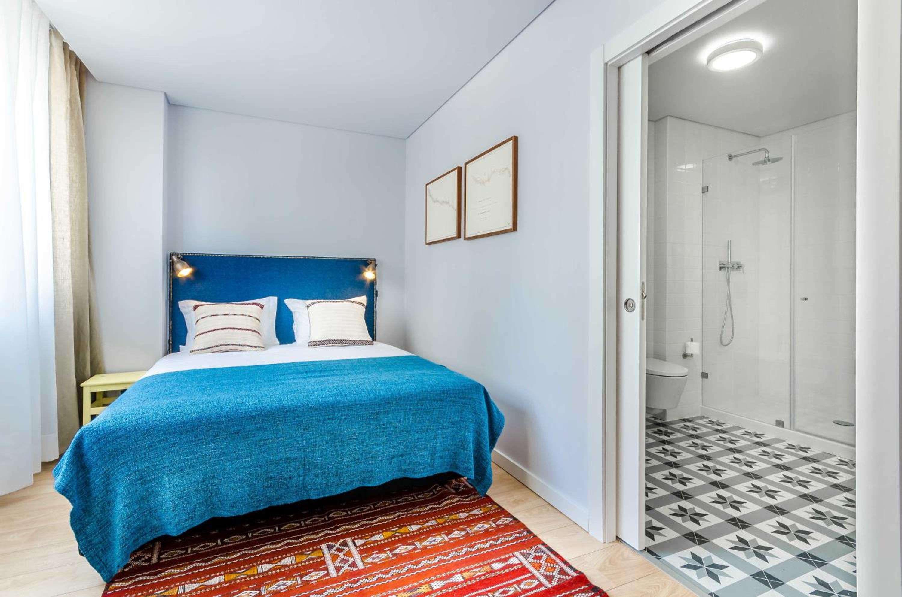 One-Bedroom Apartment photo 2