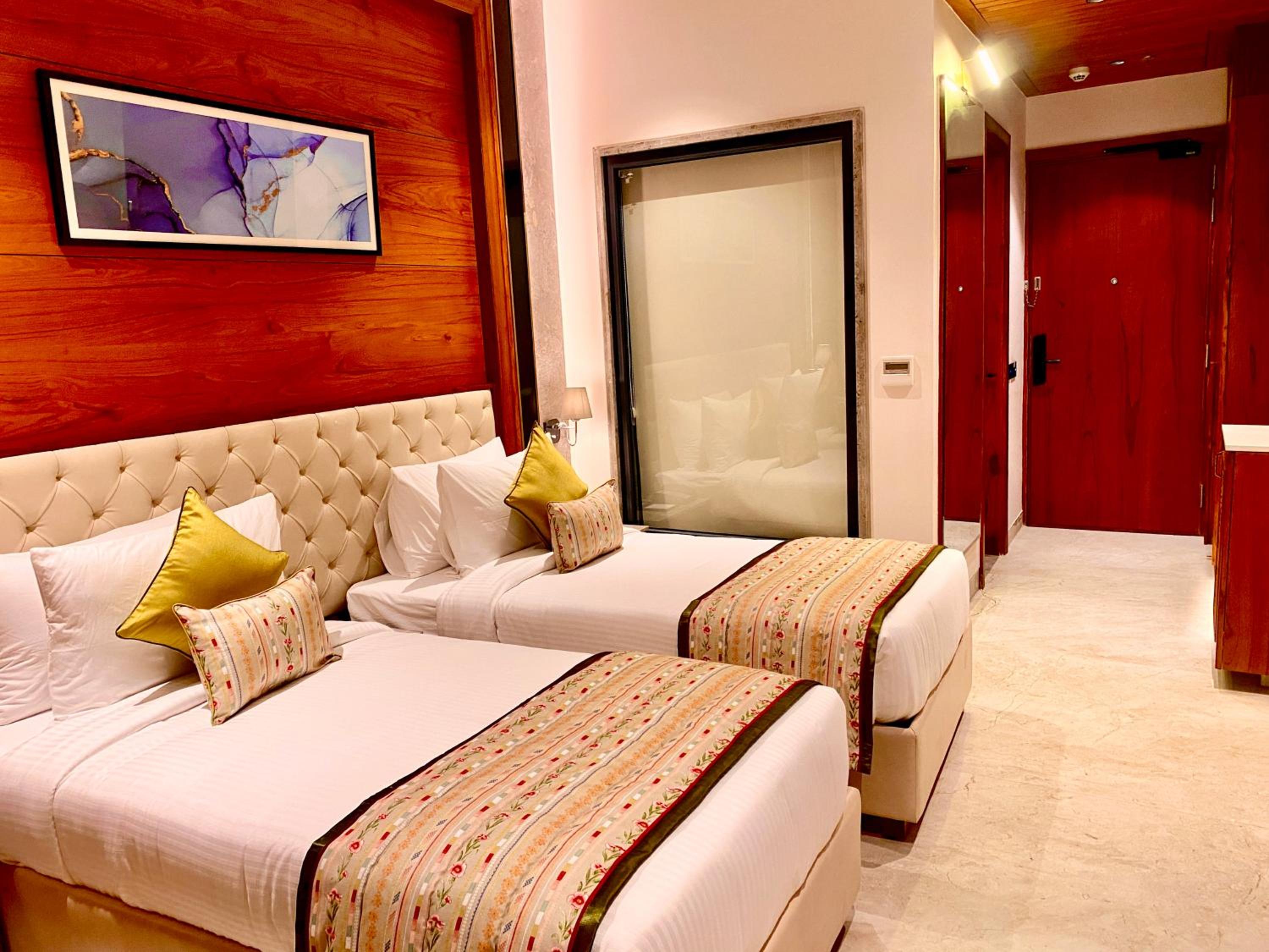 Deluxe Twin Room - Photo 2
