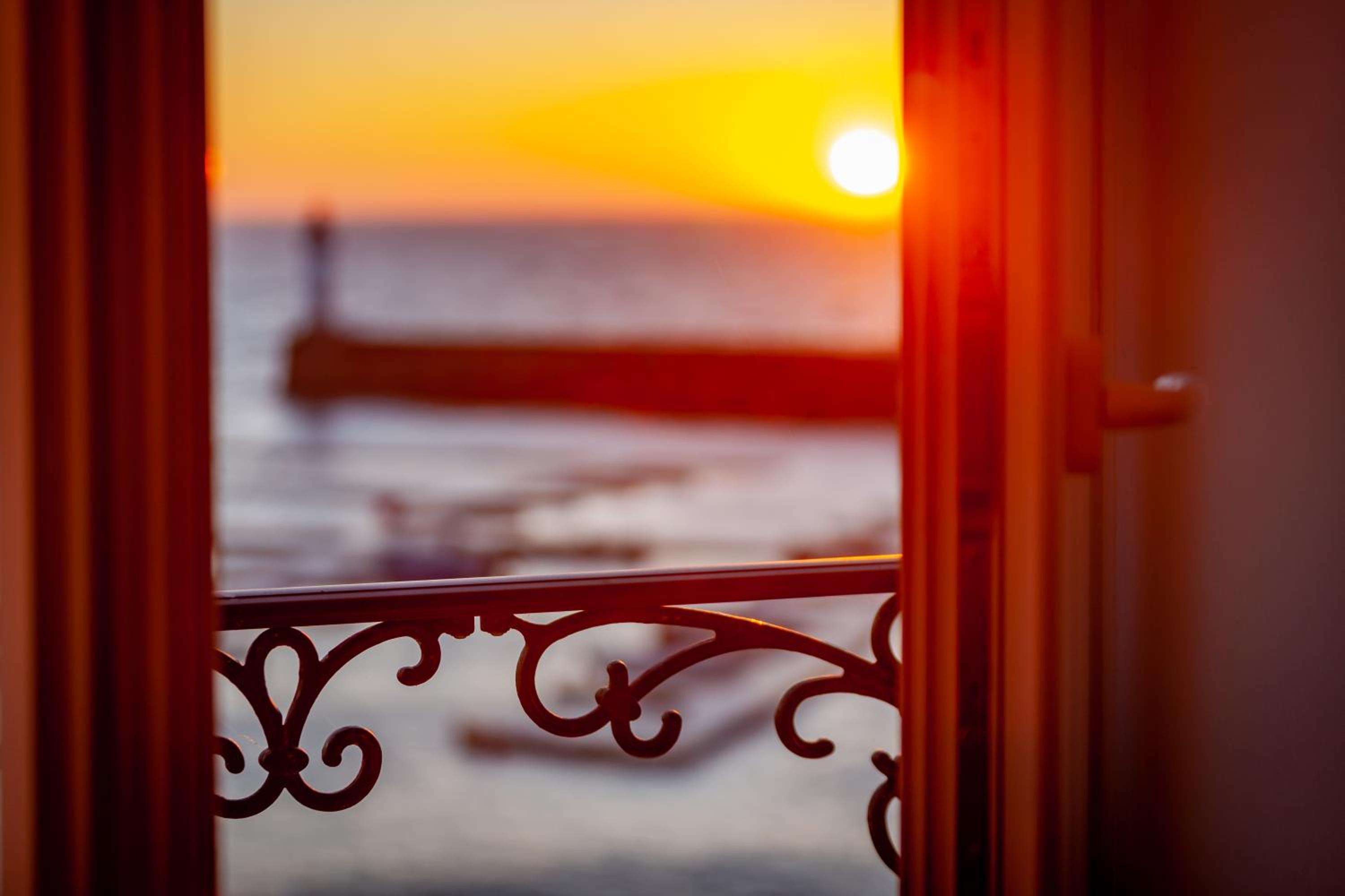 Double Room with Sea View - Photo 4