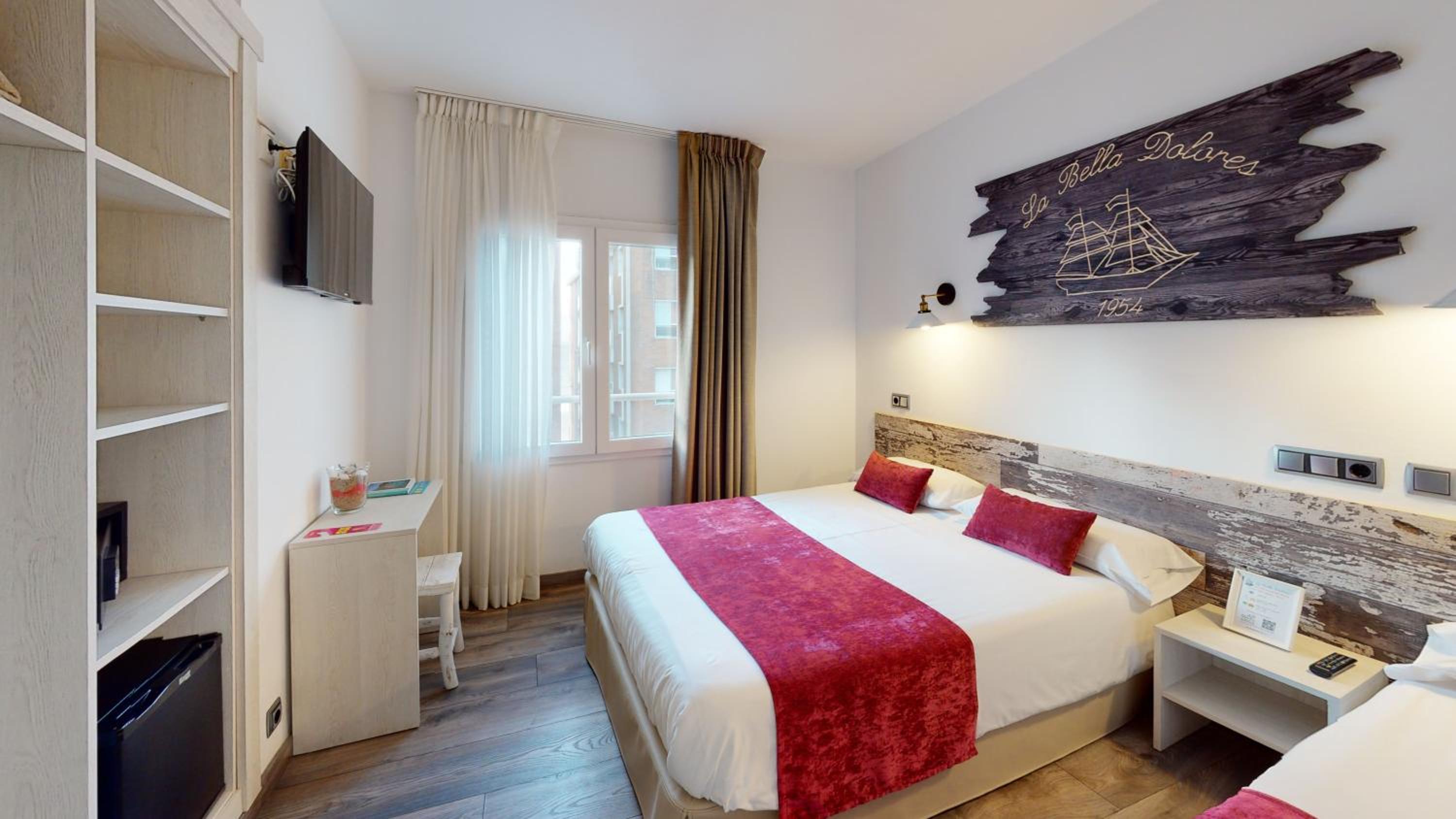 Habitación familiar (2 adultos + 1 niño)