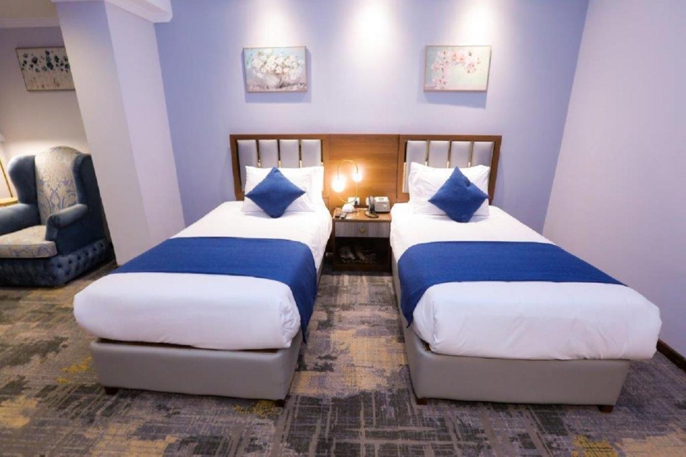 Junior Suite with Pool View photo 2