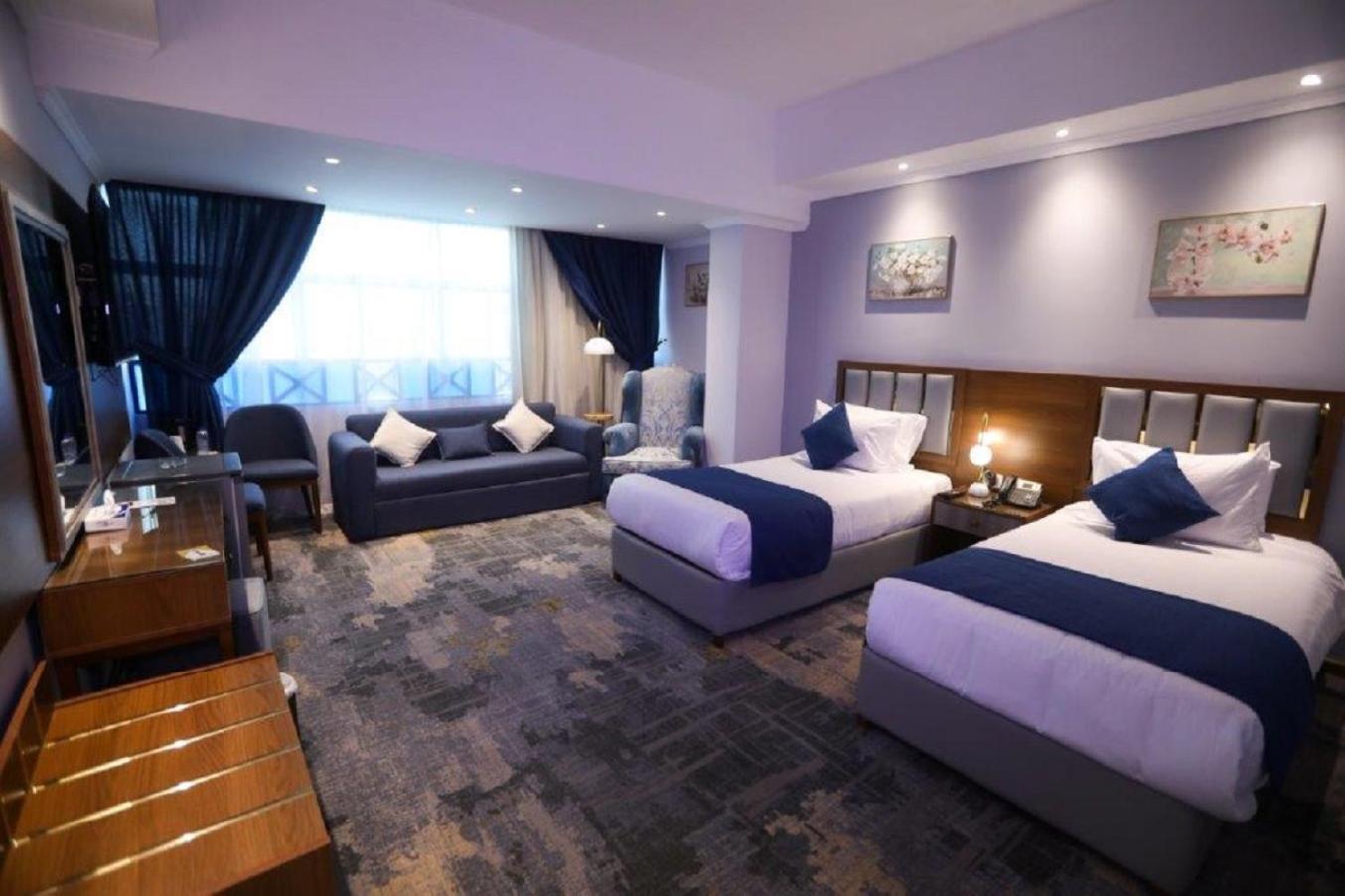 Junior Suite with Pool View photo 3
