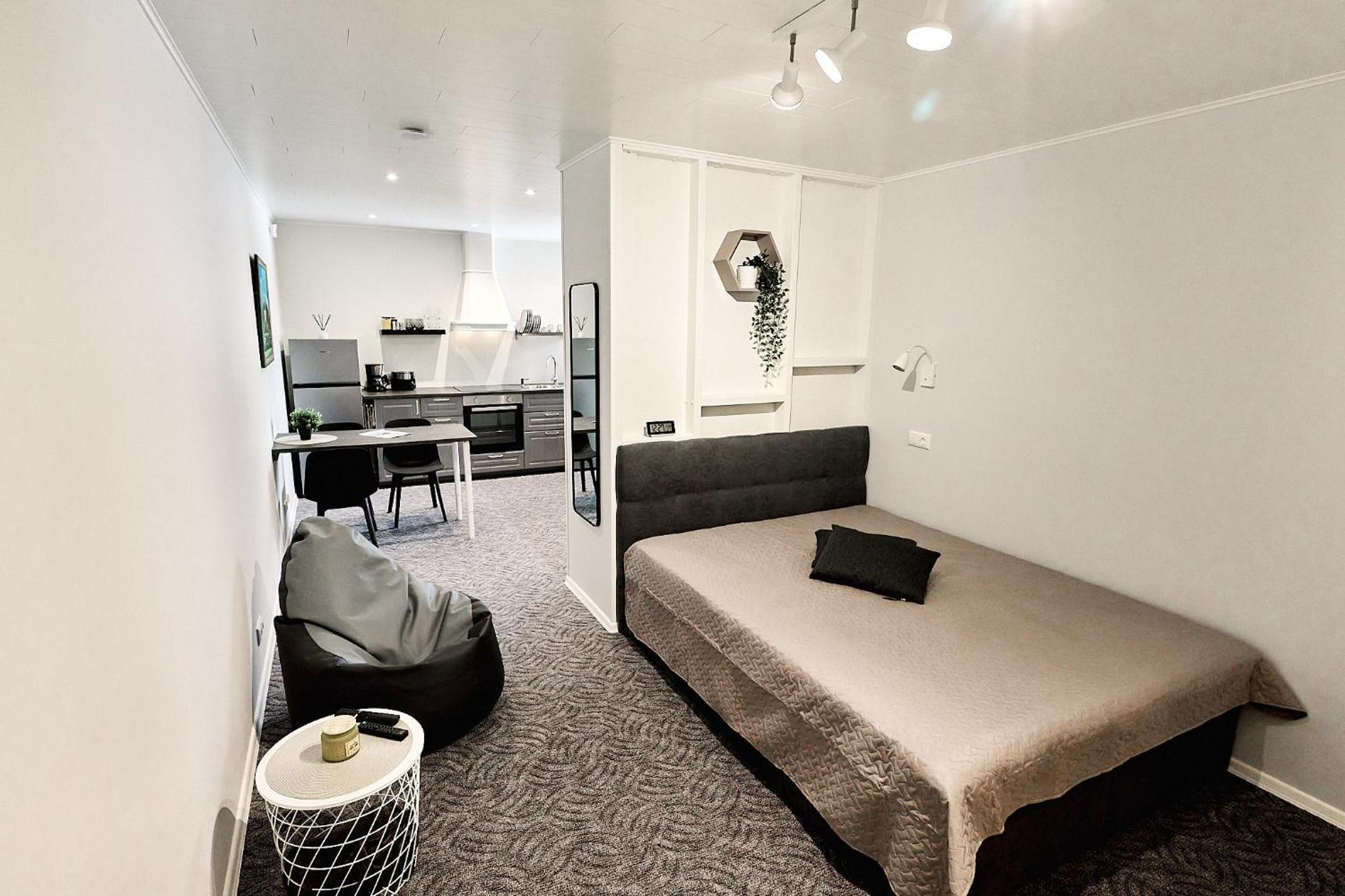 One-Bedroom Apartment photo 1