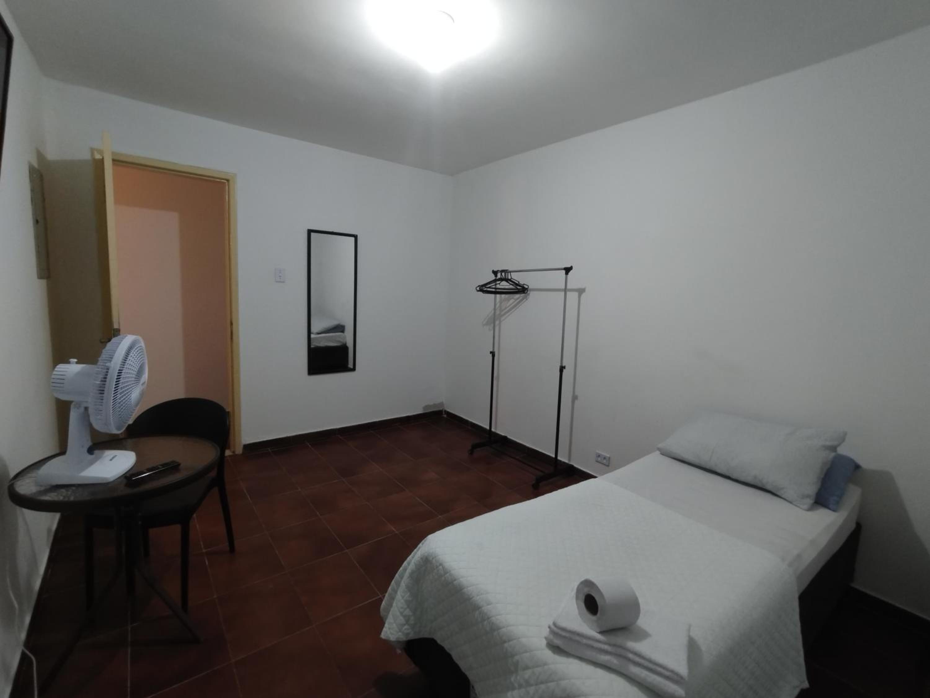 Single Room with Shared Bathroom photo 3