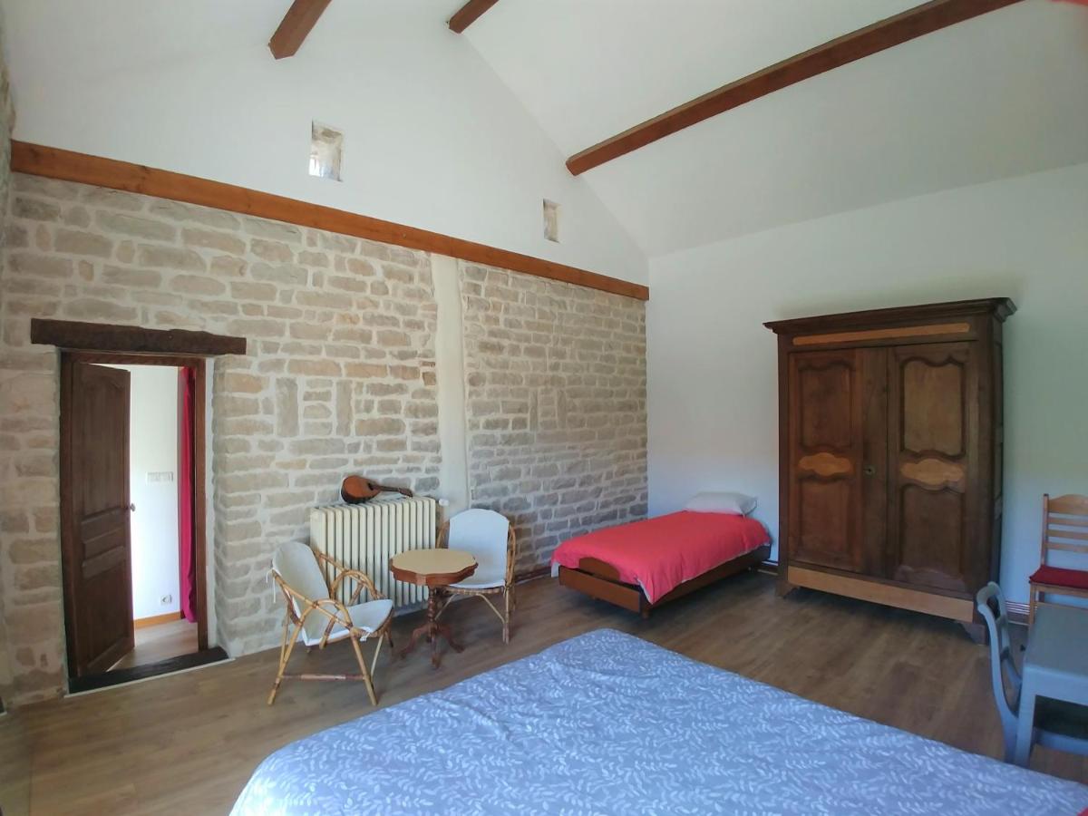 Two-Bedroom Apartment - Photo 10