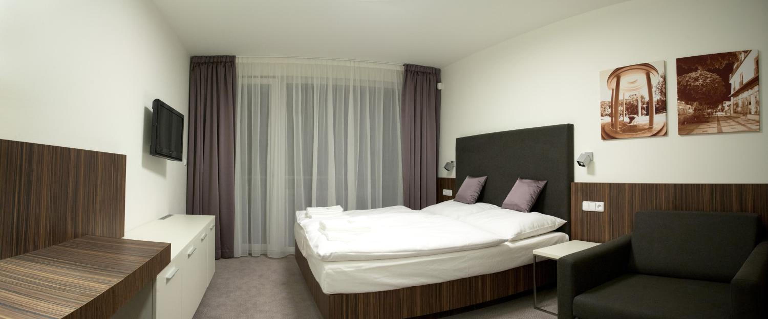 Double or Twin Room with Balcony photo 1