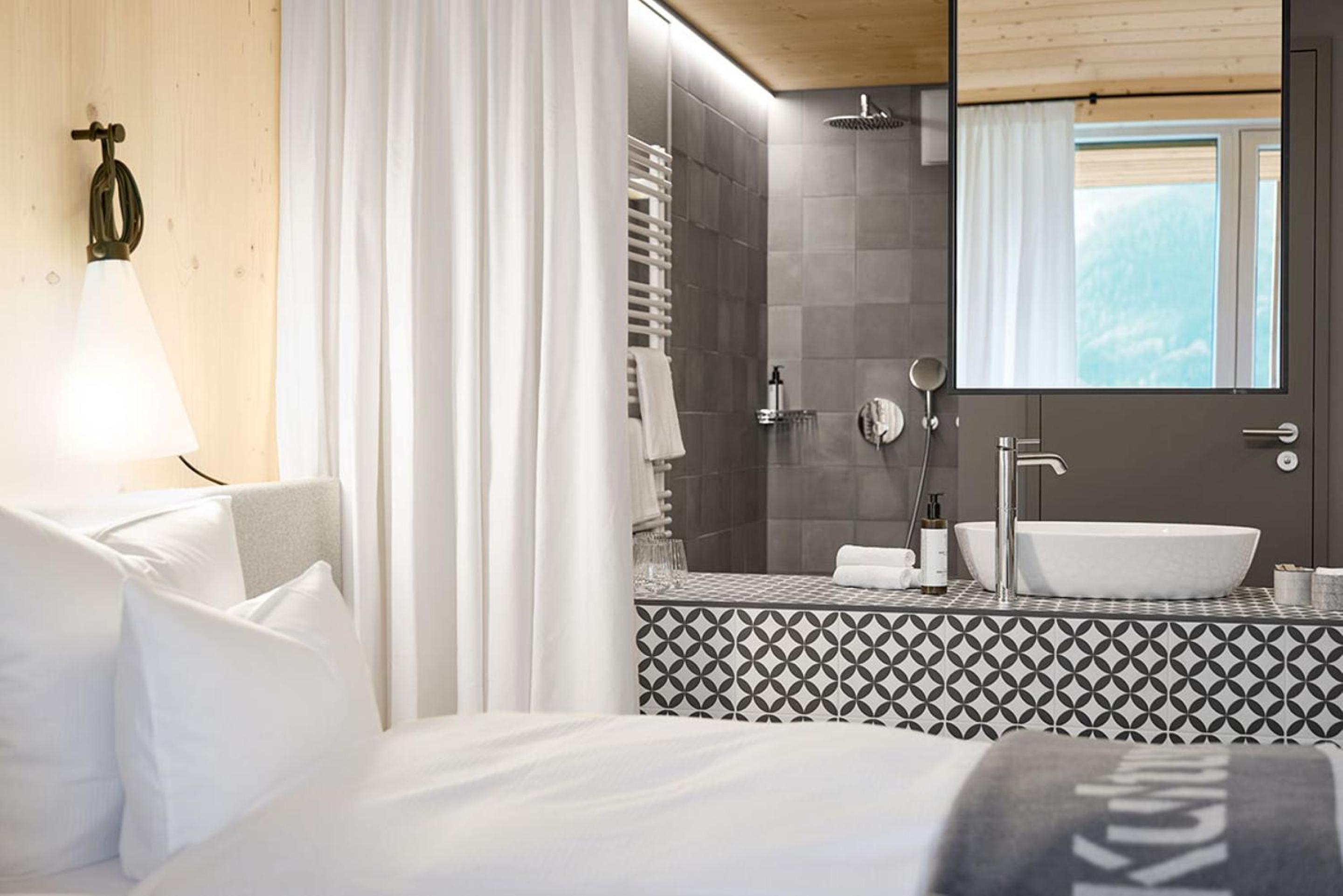 Double Room with Mountain View - Photo 1