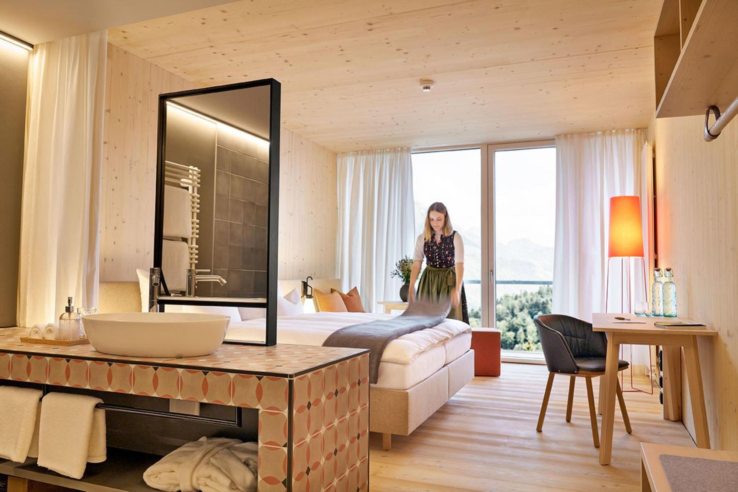Double Room with Mountain View - Photo 3