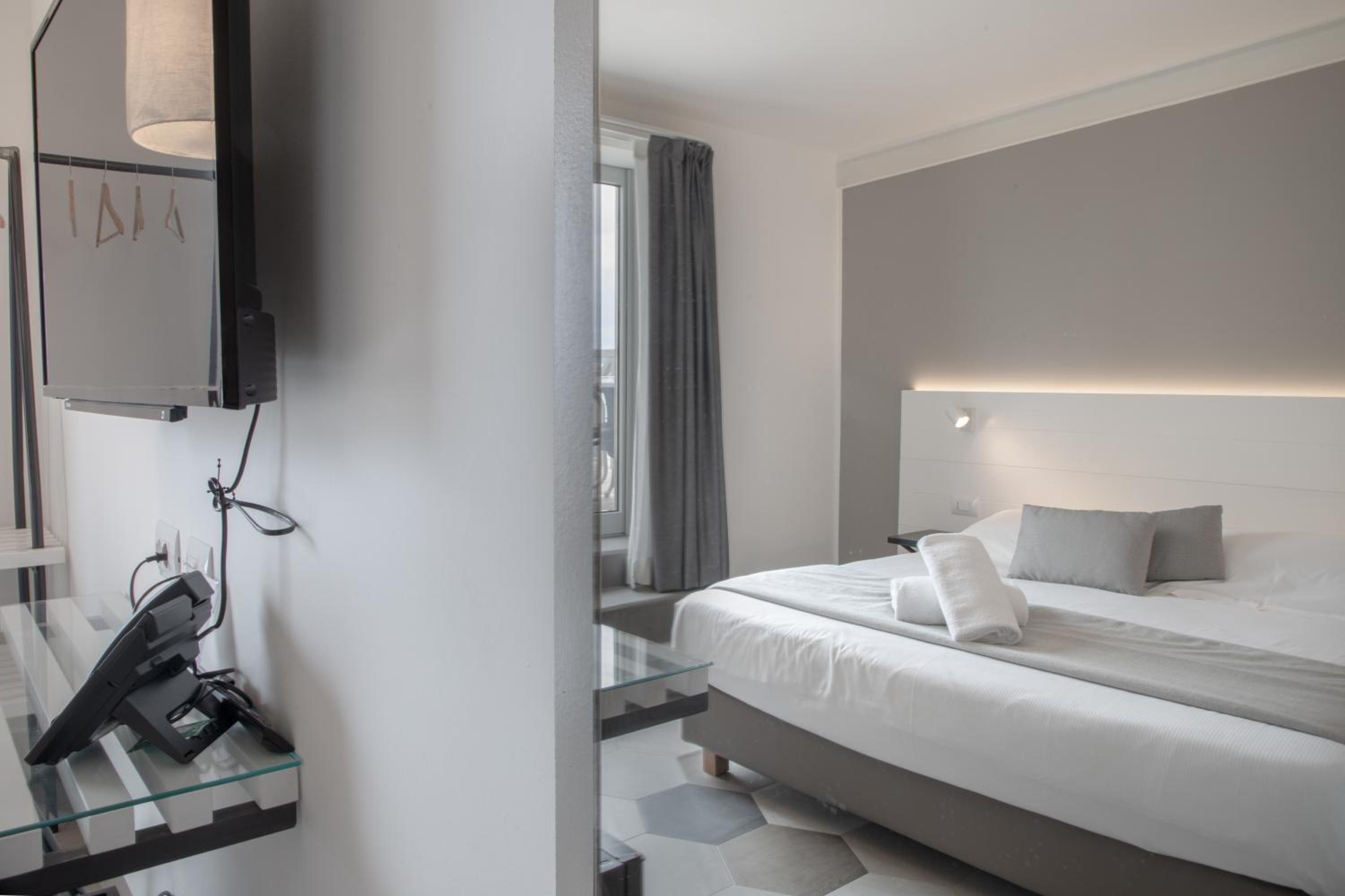 Double Room with Sea View photo 2