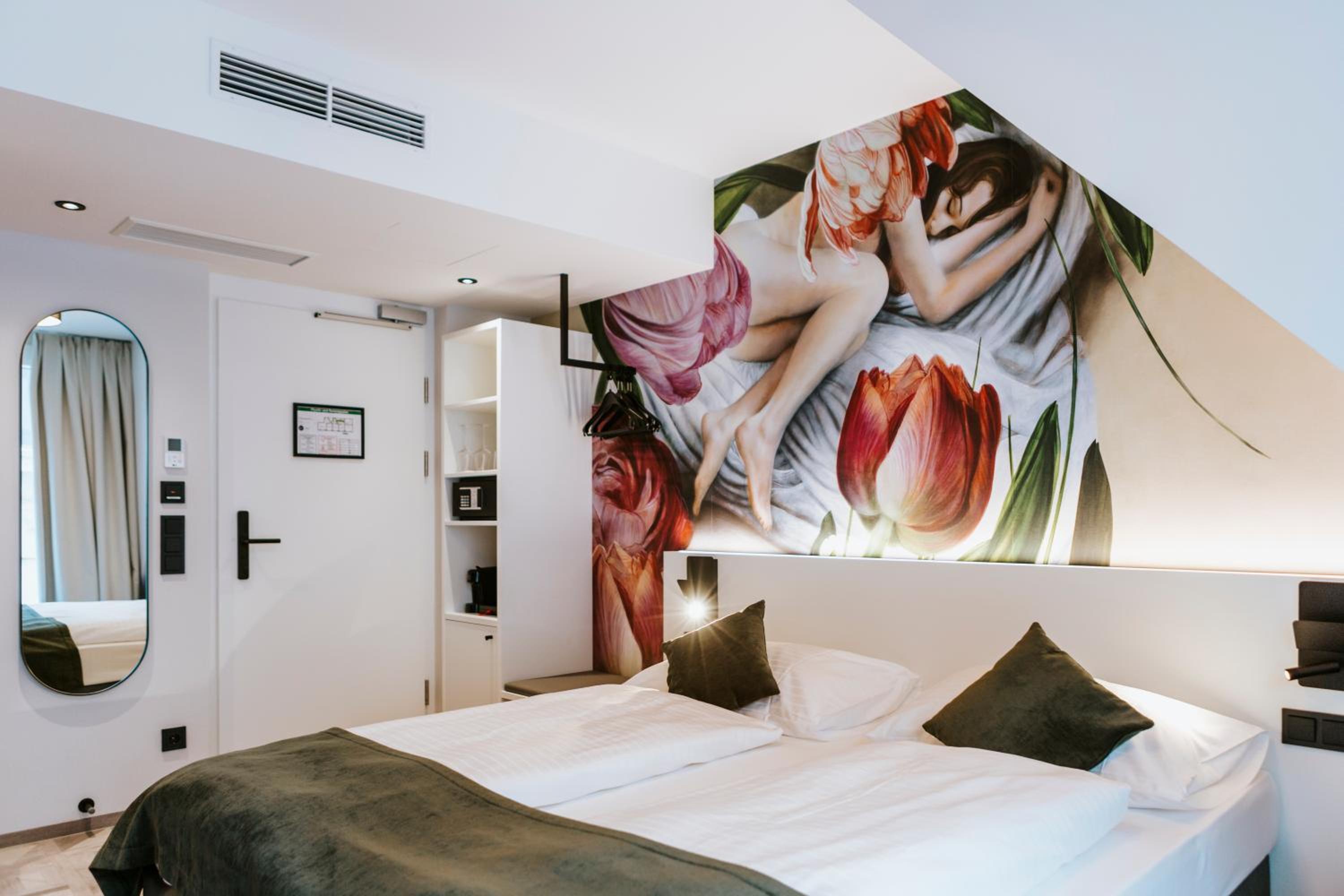 Double Room - Photo 12