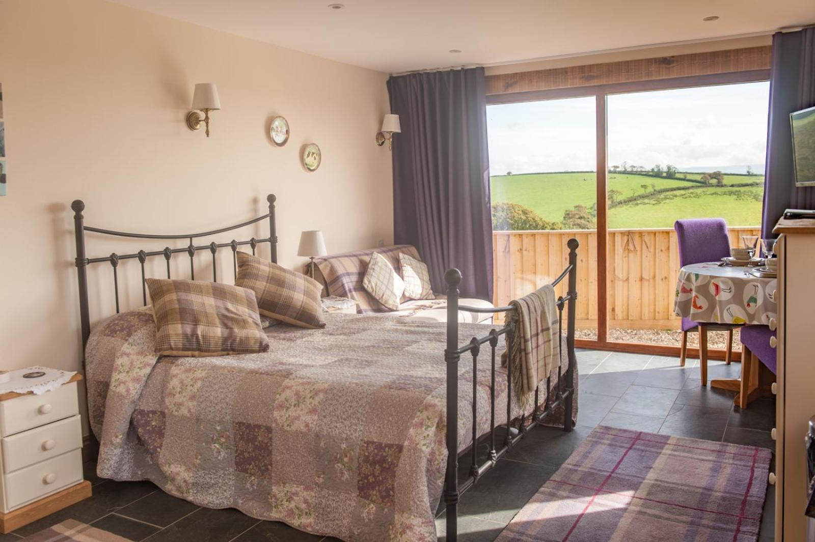 One-Bedroom Cottage - Photo 1