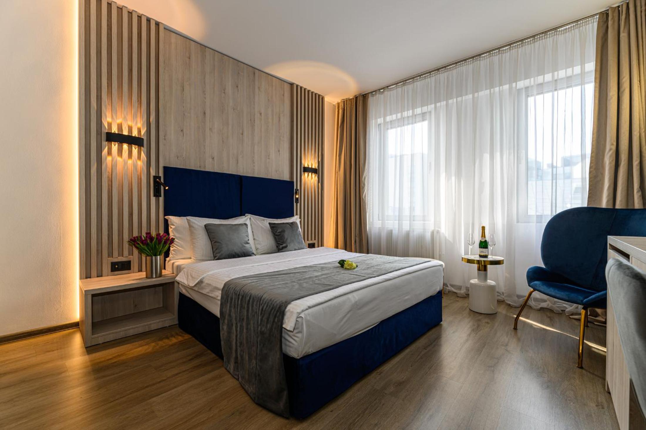 Standard Double Room - Photo 10