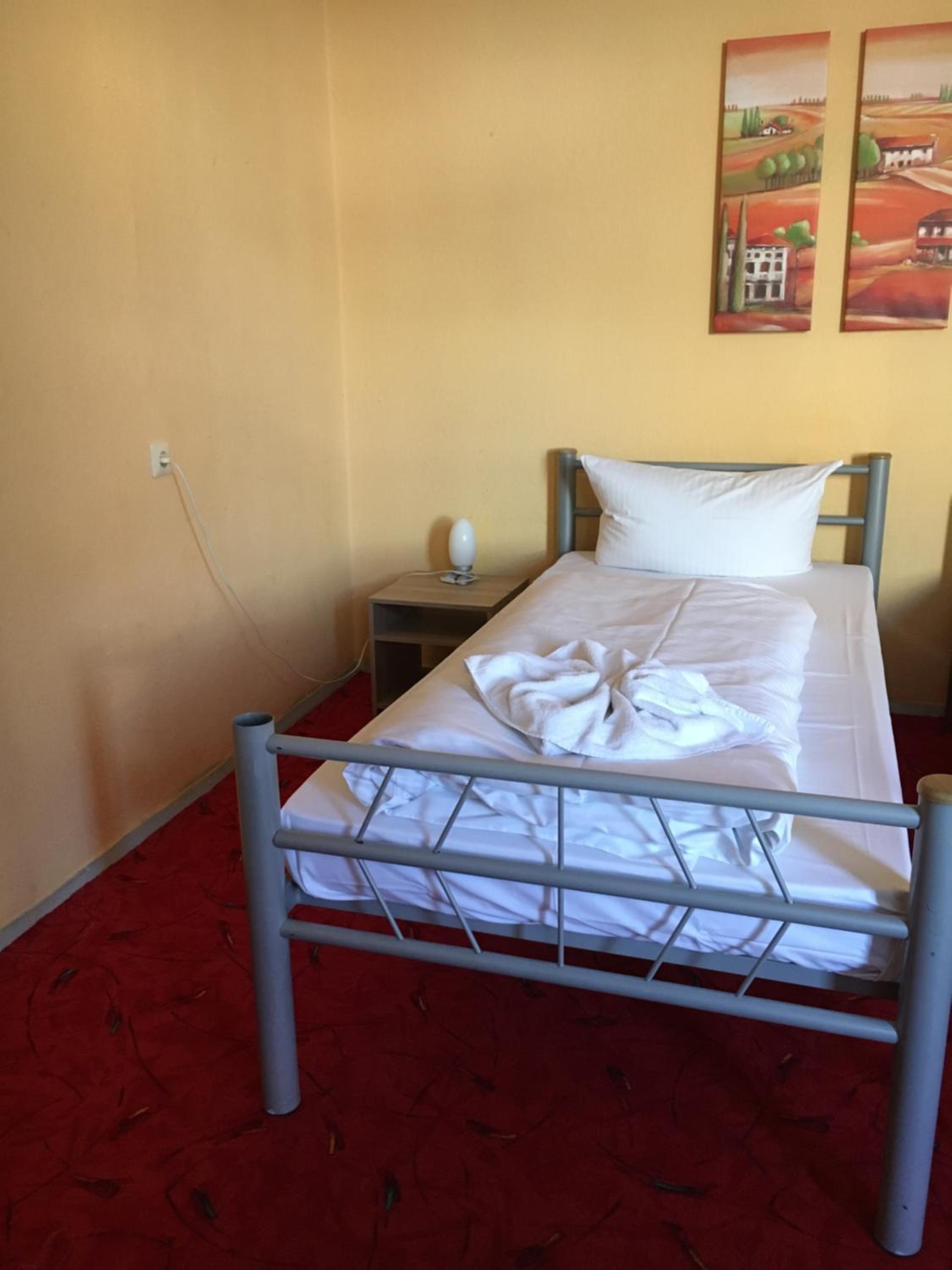 Single Room photo 3