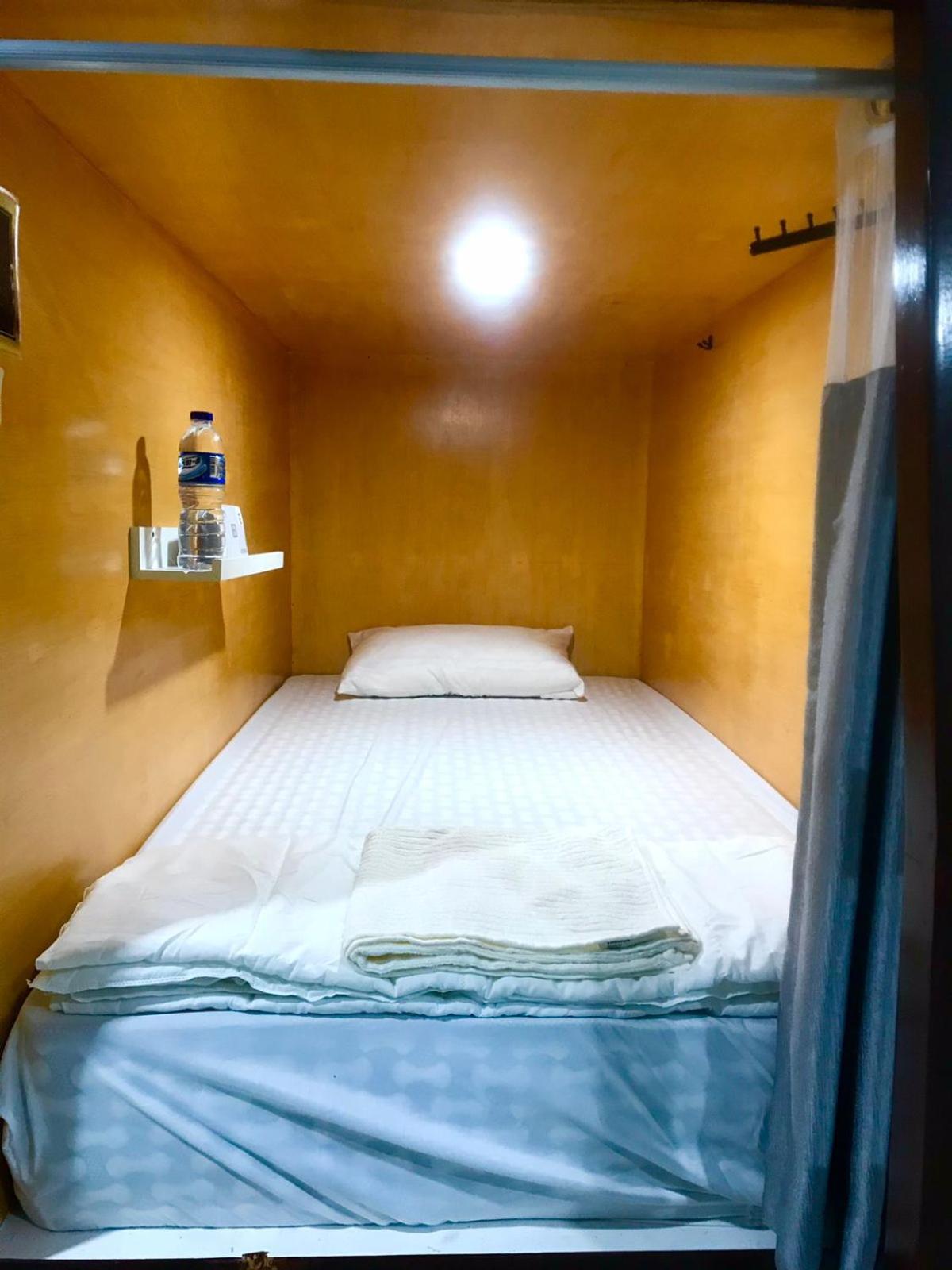 Male Dormitory Room photo 2