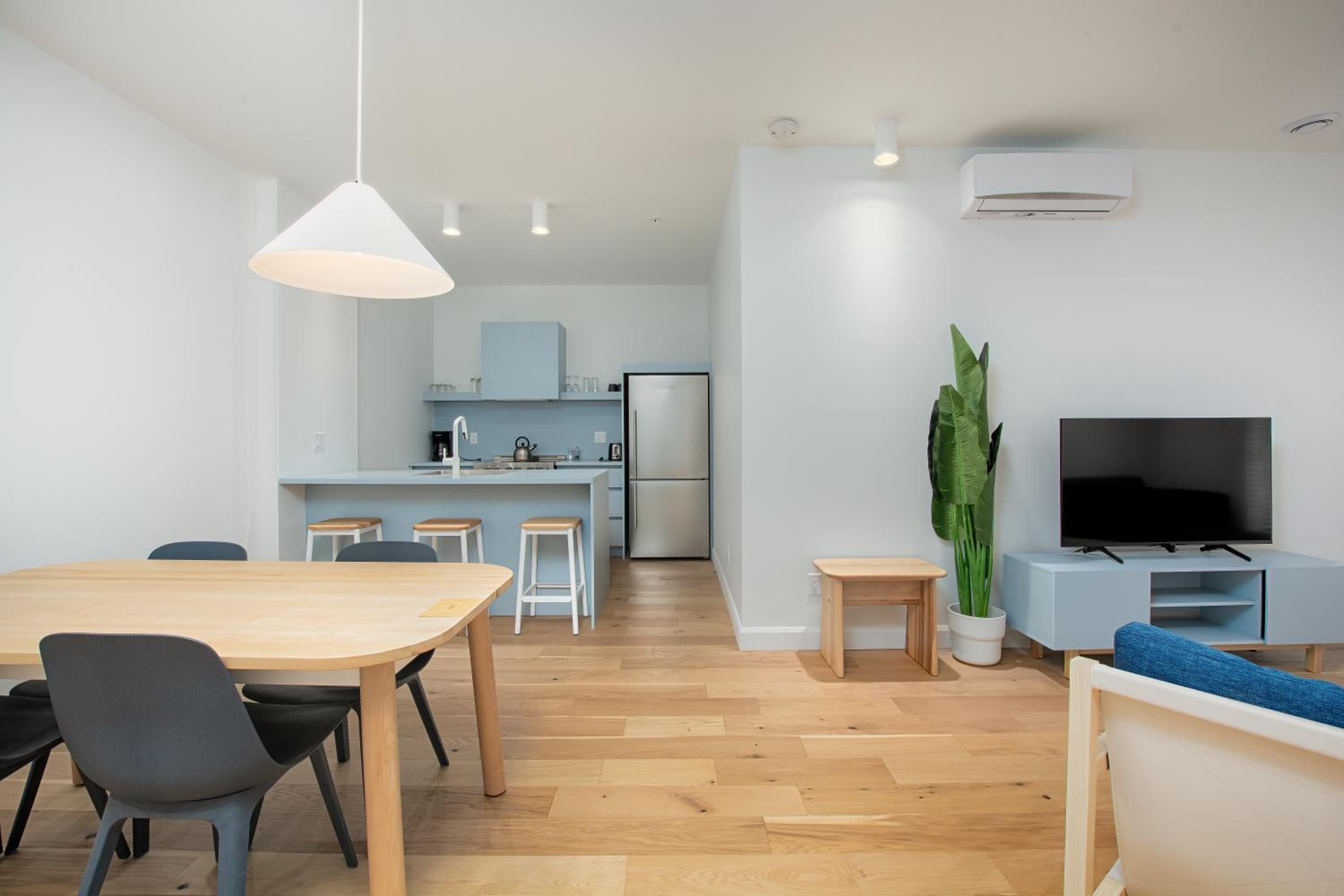 Apartment with private terrace - 2 bedrooms (1 king and 1 queen) and 2 bathrooms - Photo 1