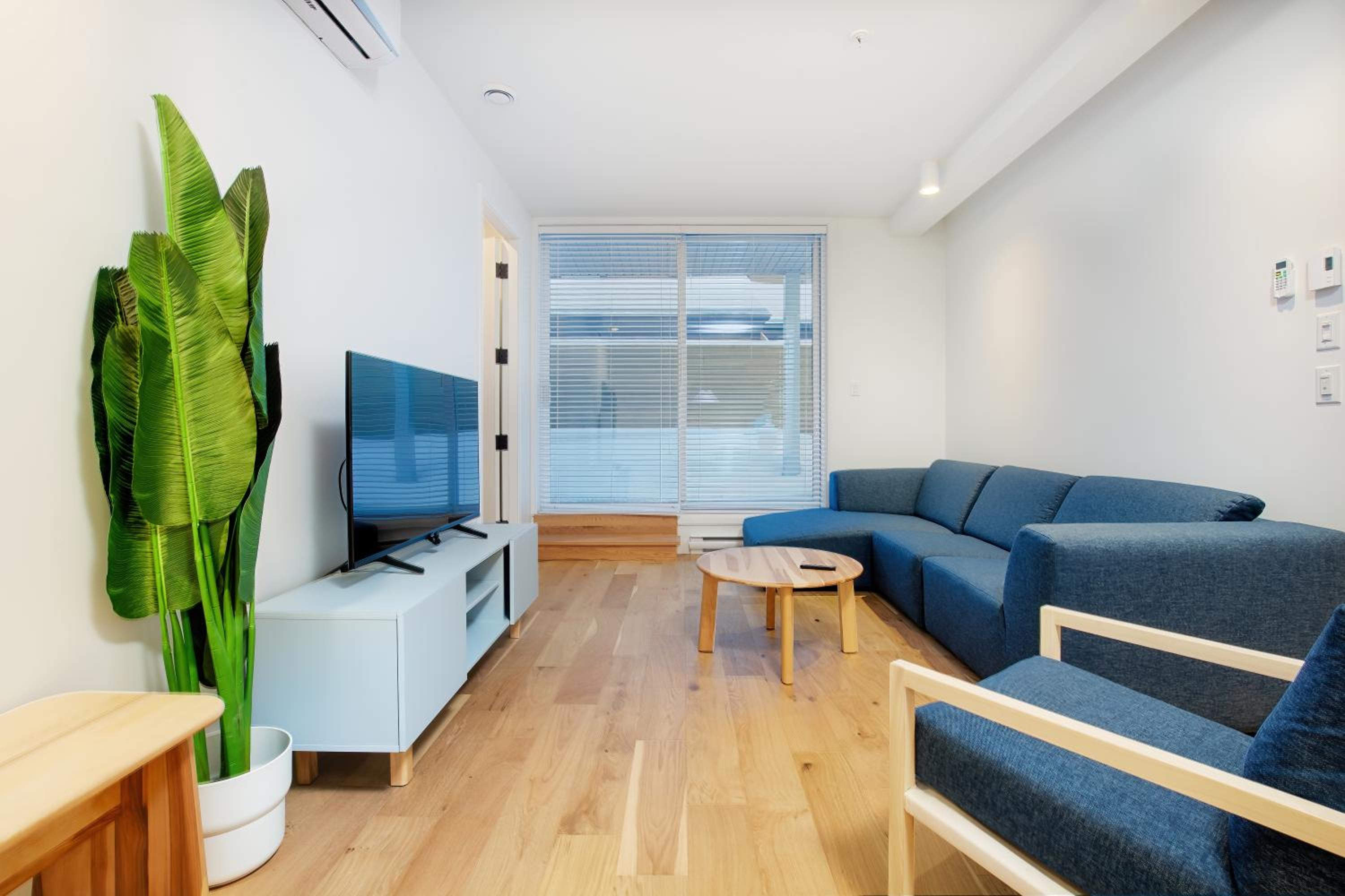 Apartment with private terrace - 2 bedrooms (1 king and 1 queen) and 2 bathrooms - Photo 3