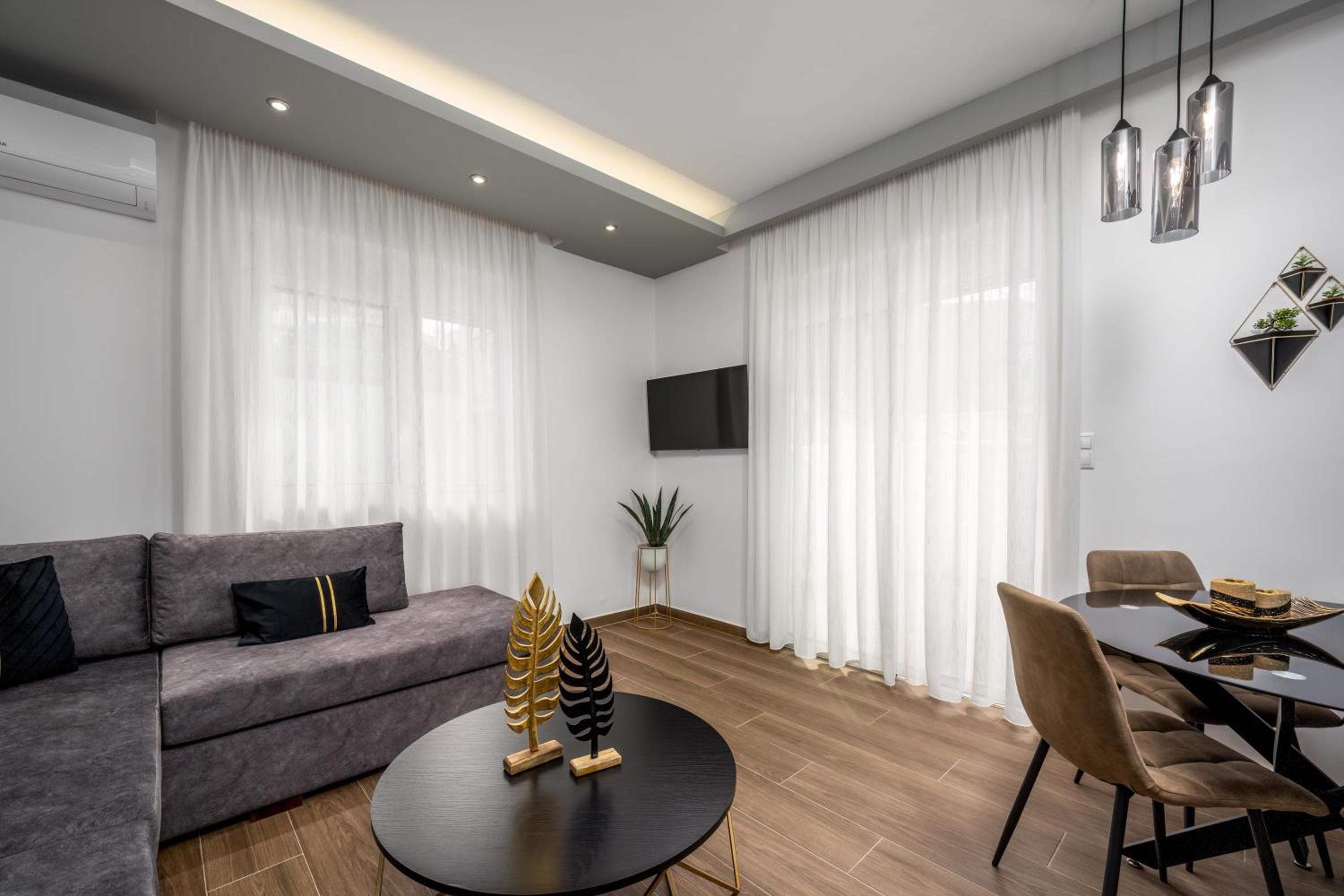 One-Bedroom Apartment - City View