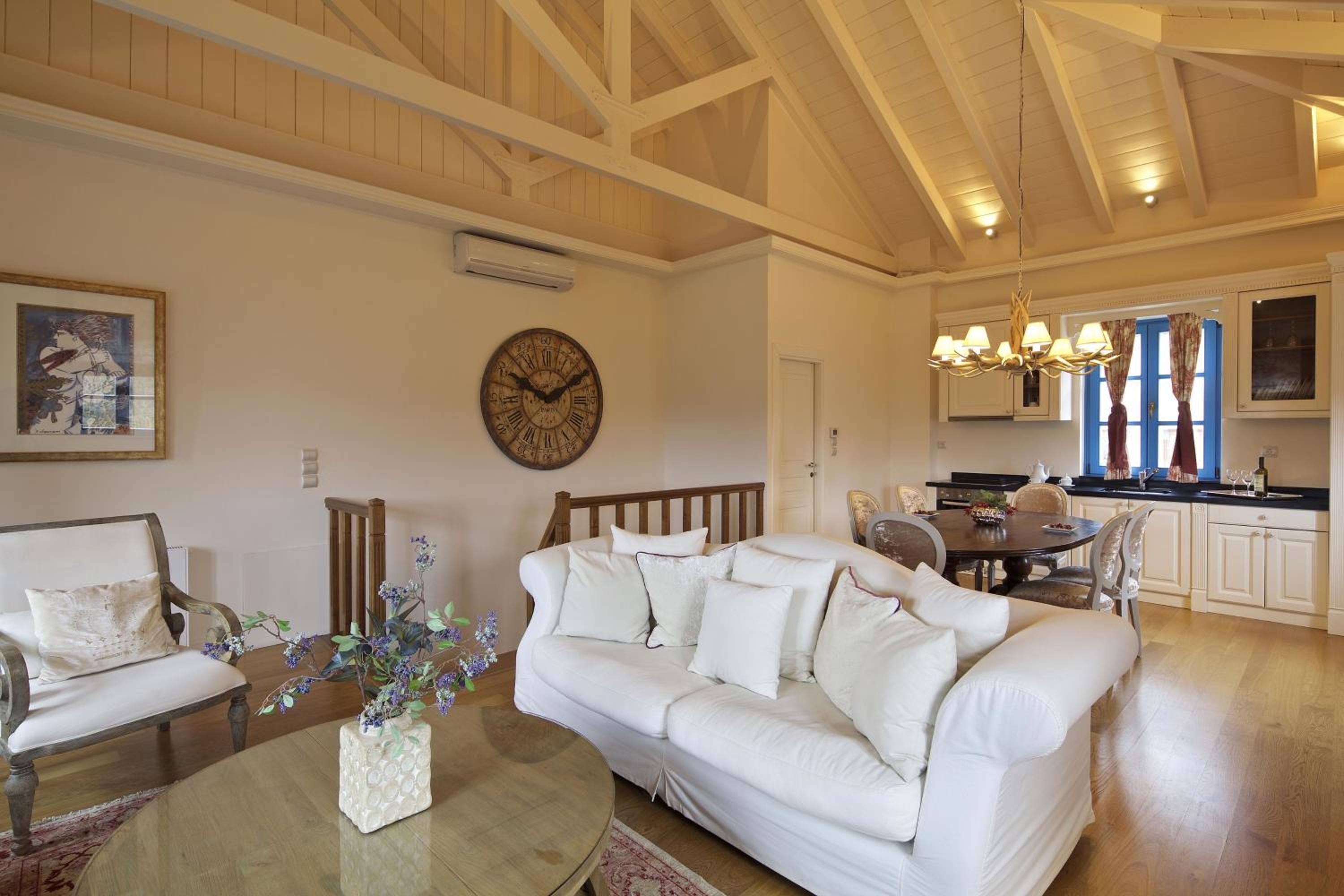 Two-Bedroom Grand Chalet 110 m² with Fireplace - Photo 3